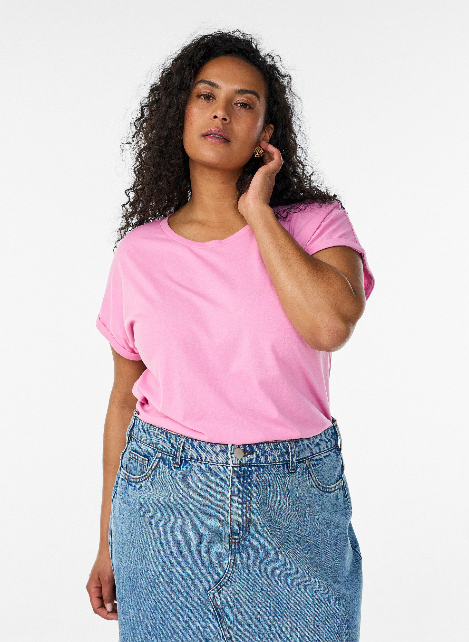 Kurz&auml;rmeliges T-Shirt aus einer Baumwollmischung, Pink, Model