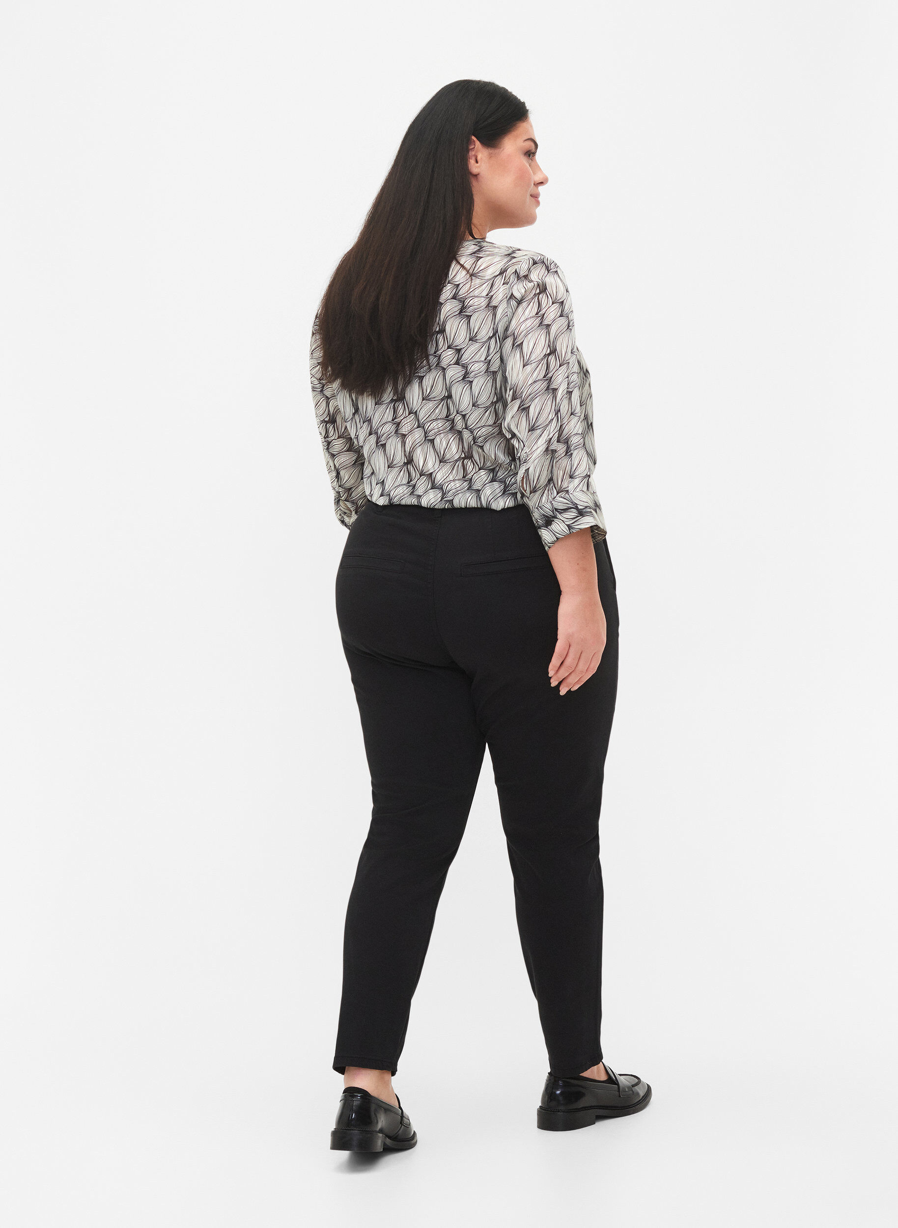Zizzi Chinos aus Baumwolle, Black, Model image number 1