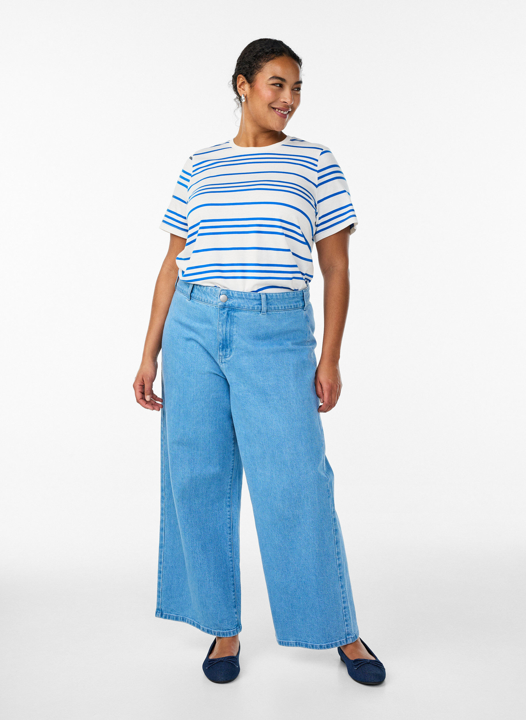 Zizzi Gestreiftes T-Shirt aus Baumwolle, Wei&szlig;, Model image number 1