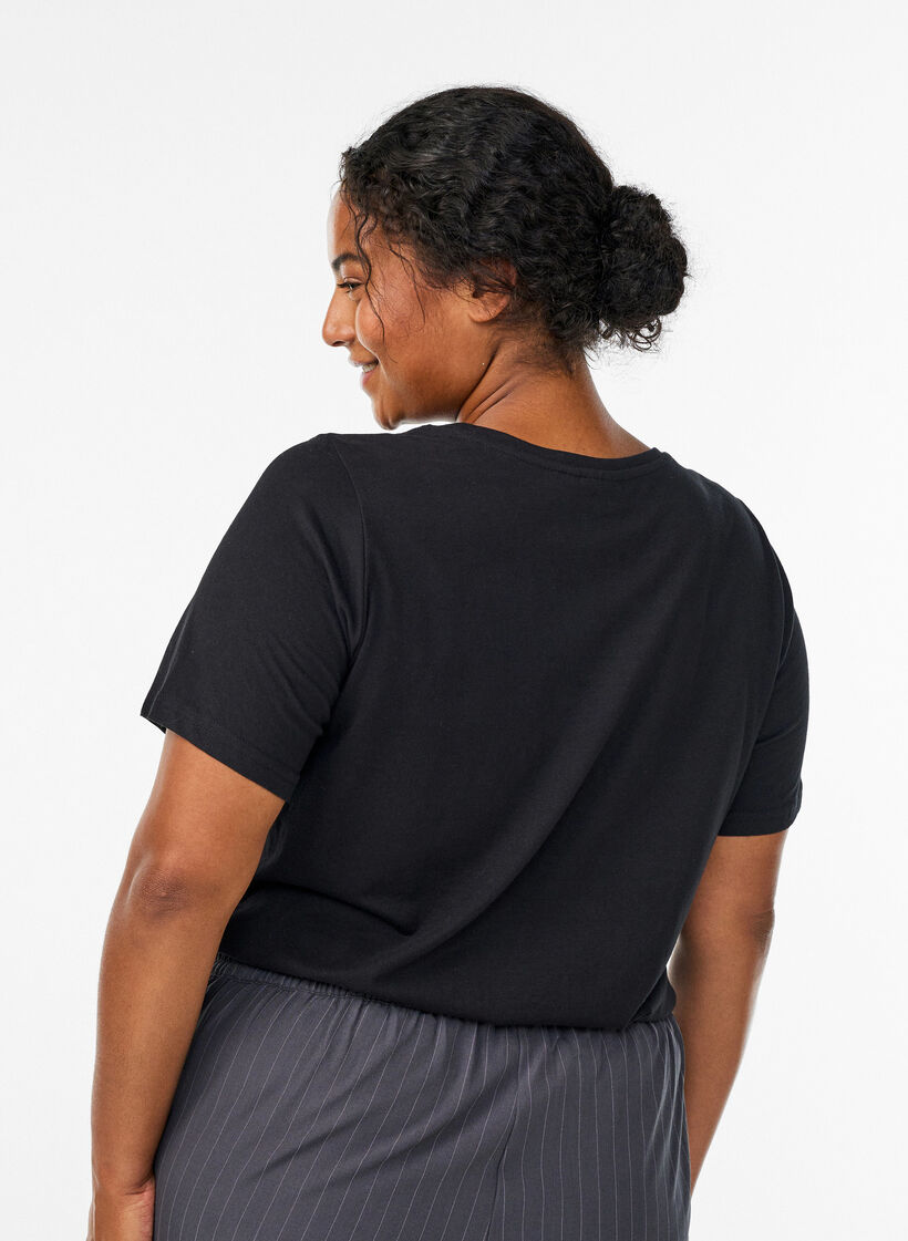 T-Shirt mit Print, Schwarz, Model image number 2