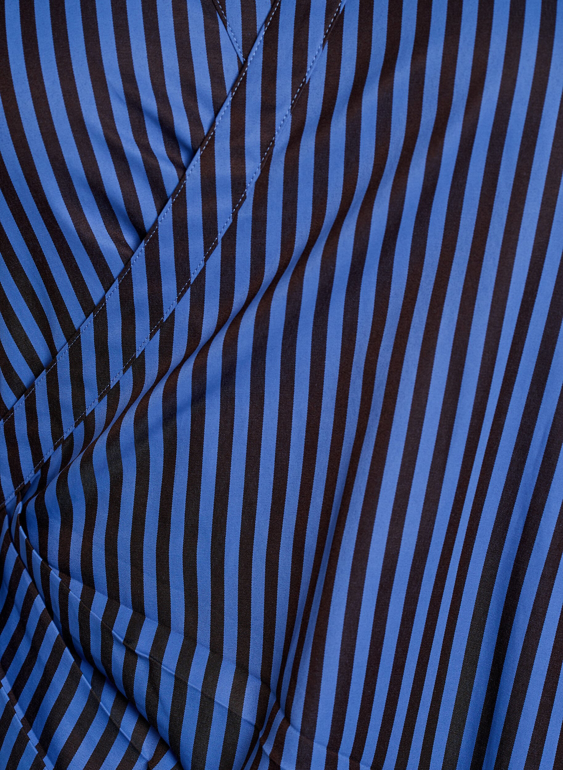 ZizziGestreifte Bluse mit Wickeloptik und Bindeg&uuml;rtel, Blau, Packshot image number 2