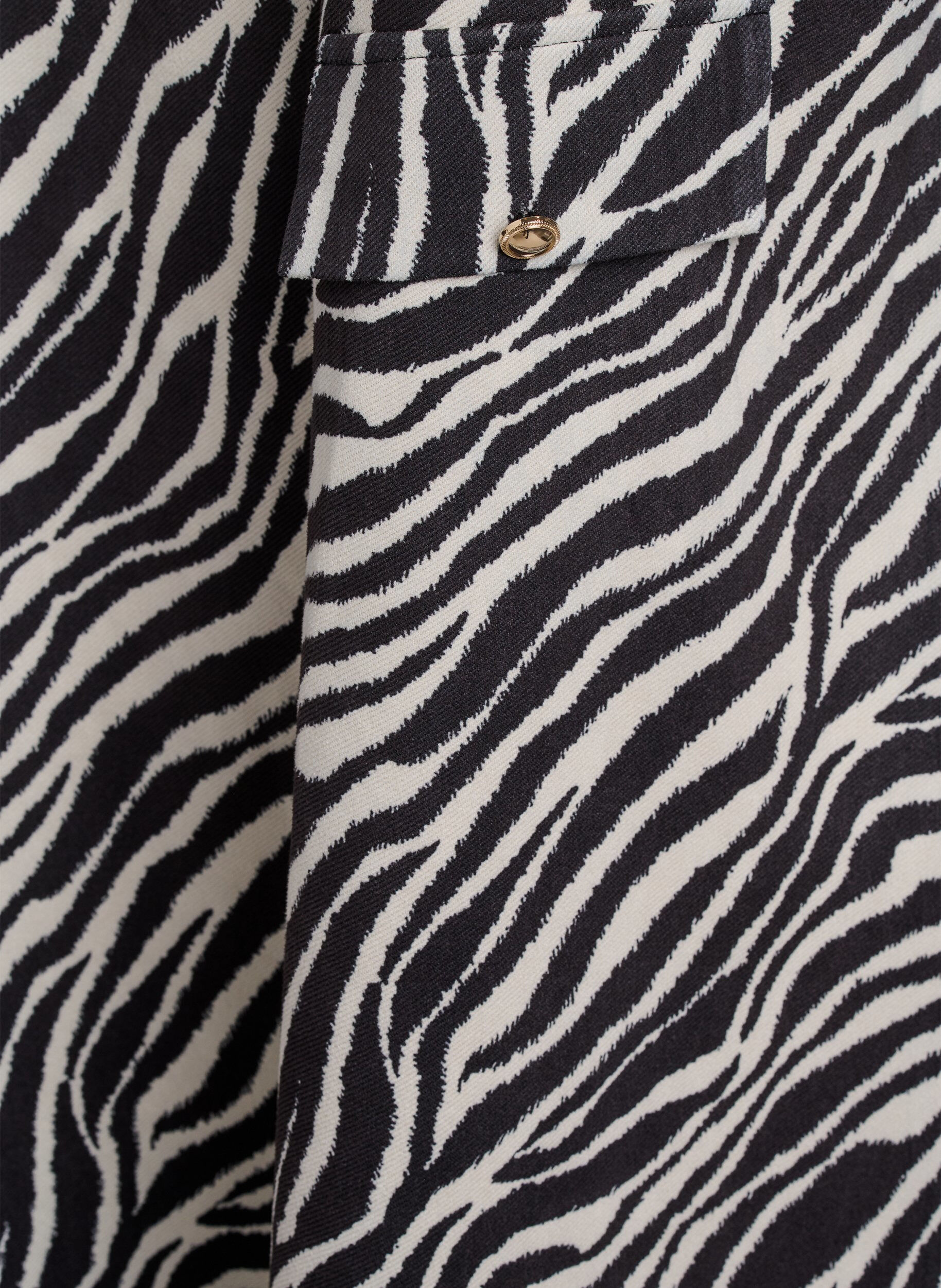 Zizzi Kurzes A-Linien-Kleid mit 7/8-&Auml;rmeln, Schwarz, Packshot image number 3