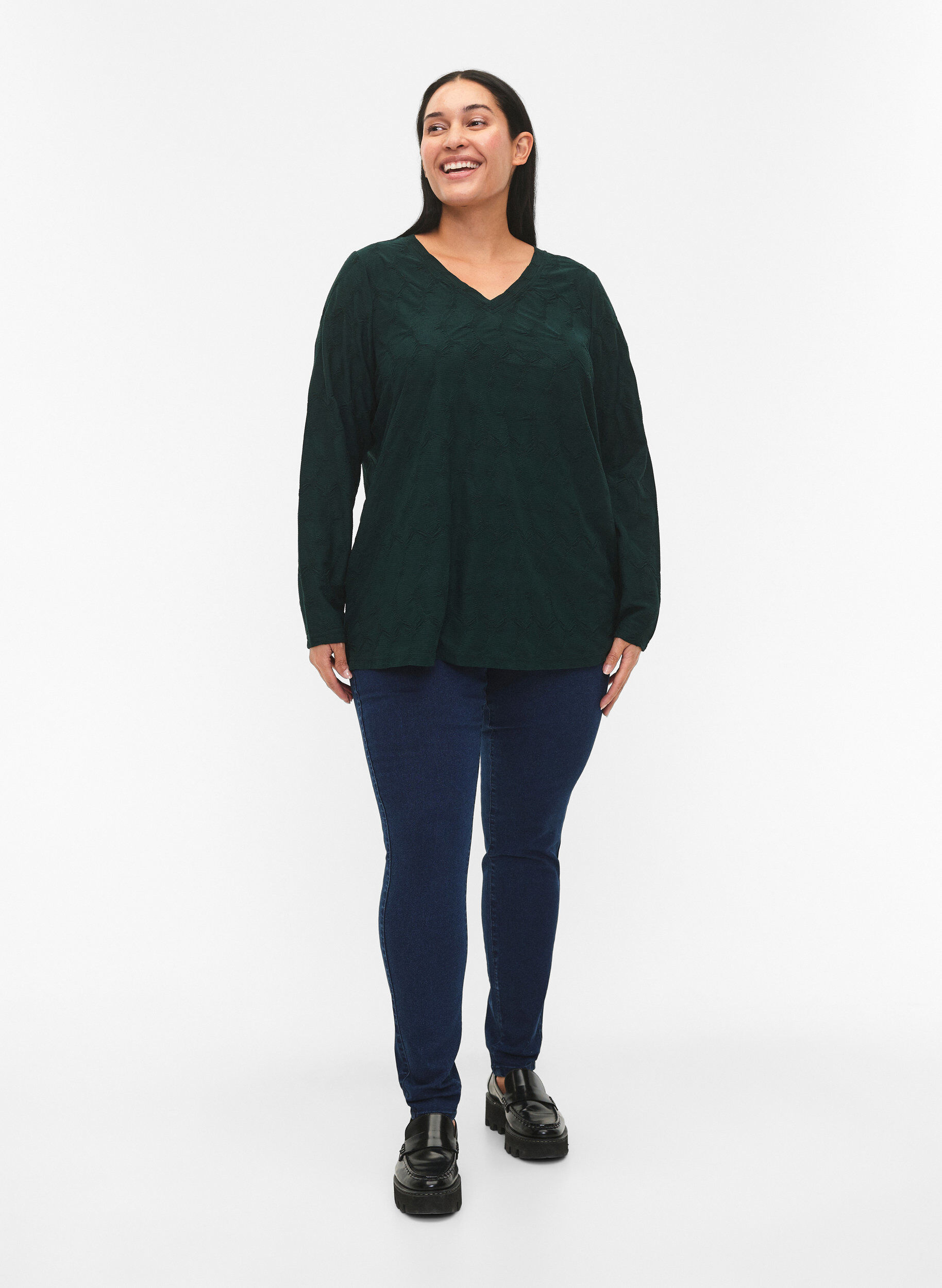 Zizzi FLASH - Lang&auml;rmlige Bluse mit Struktur, Scarab, Model image number 2