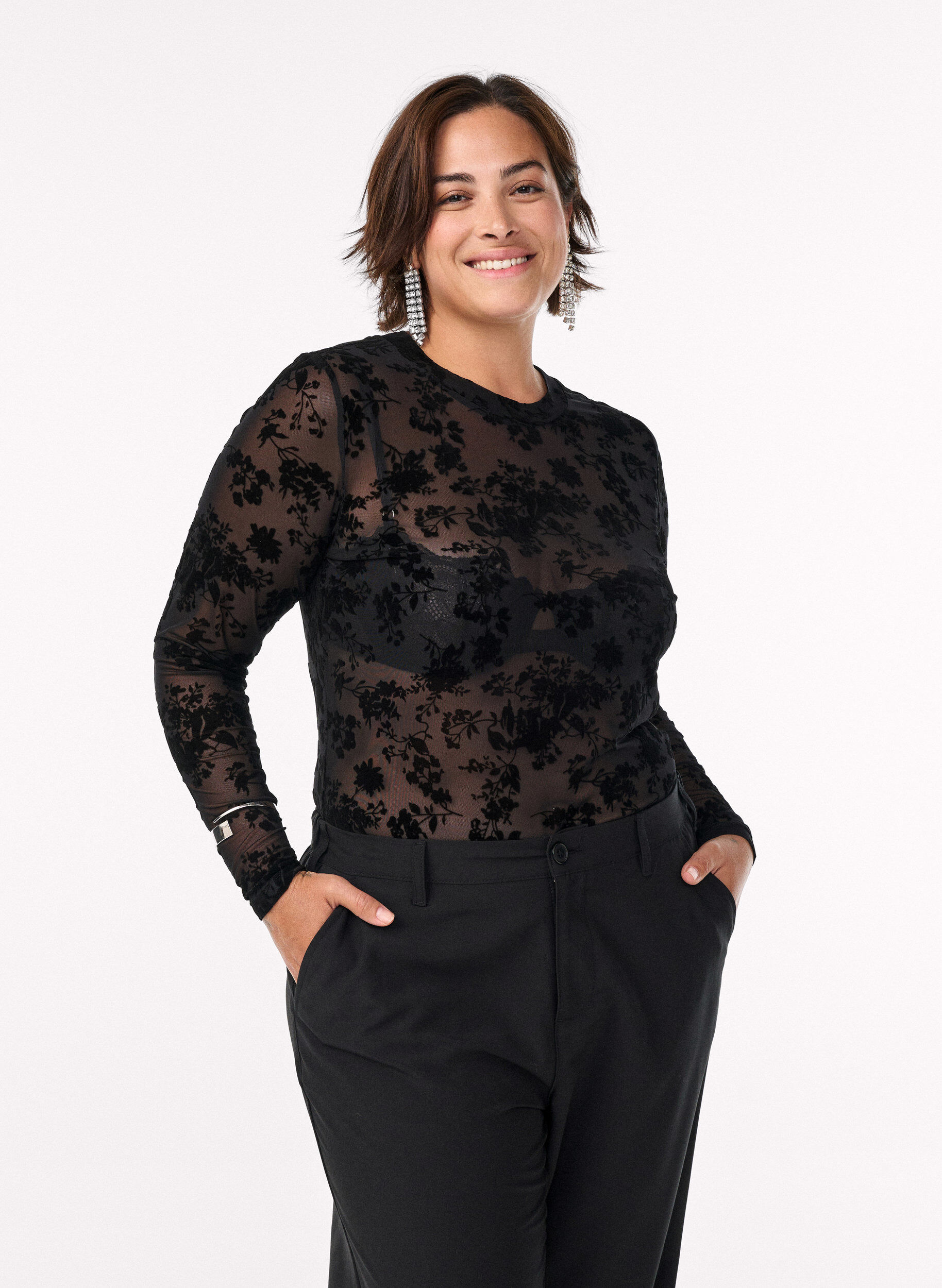 Zizzi Meshbluse mit Blumenmuster, Schwarz, Model image number 0
