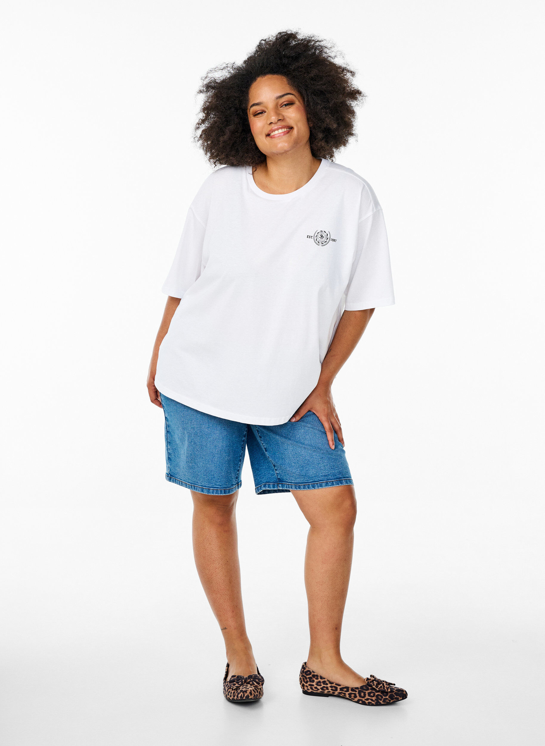 Zizzi Oversized T-Shirt mit R&uuml;ckenprint, Wei&szlig;, Model image number 1