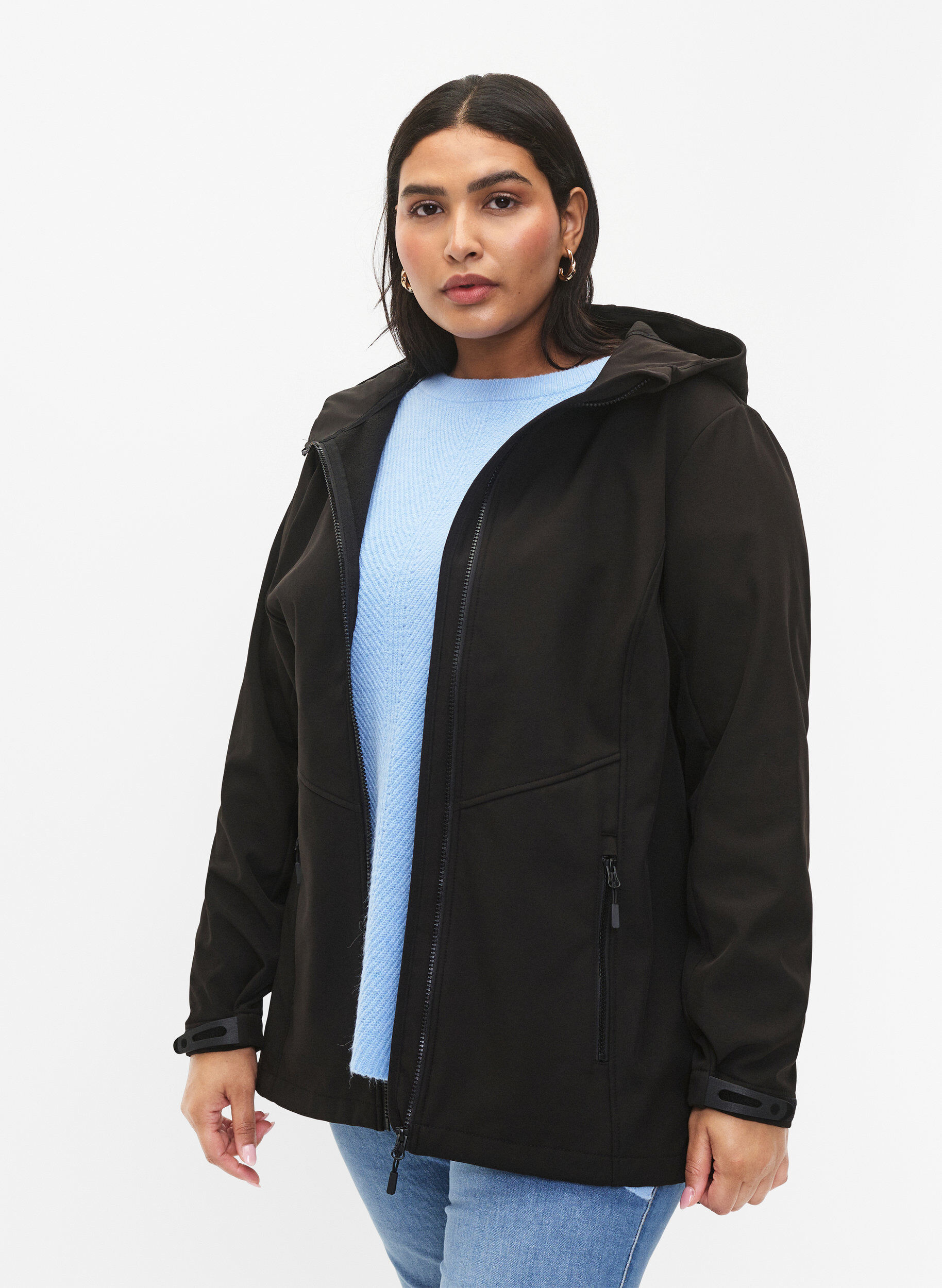 Zizzi Kurze Softshell-Jacke mit Taschen, Black, Model image number 0