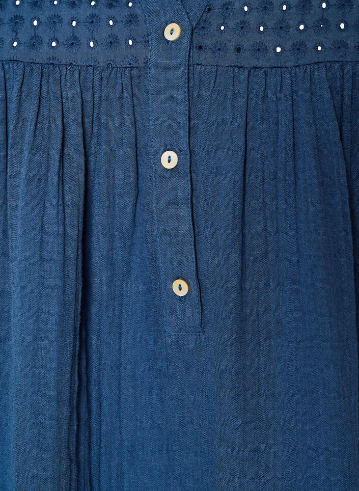Bluse aus Baumwollmusselin mit Lochstickerei, Blau, Packshot image number 2