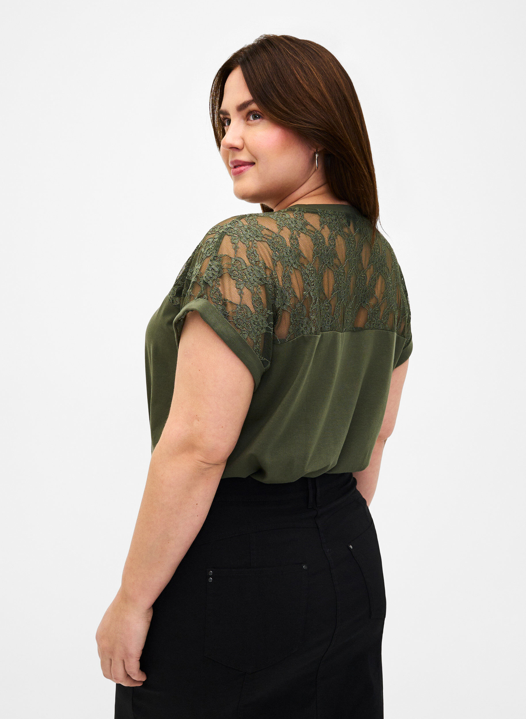 Zizzi Kurz&auml;rmliges Baumwoll-T-Shirt mit Spitze, Thyme, Model image number 1