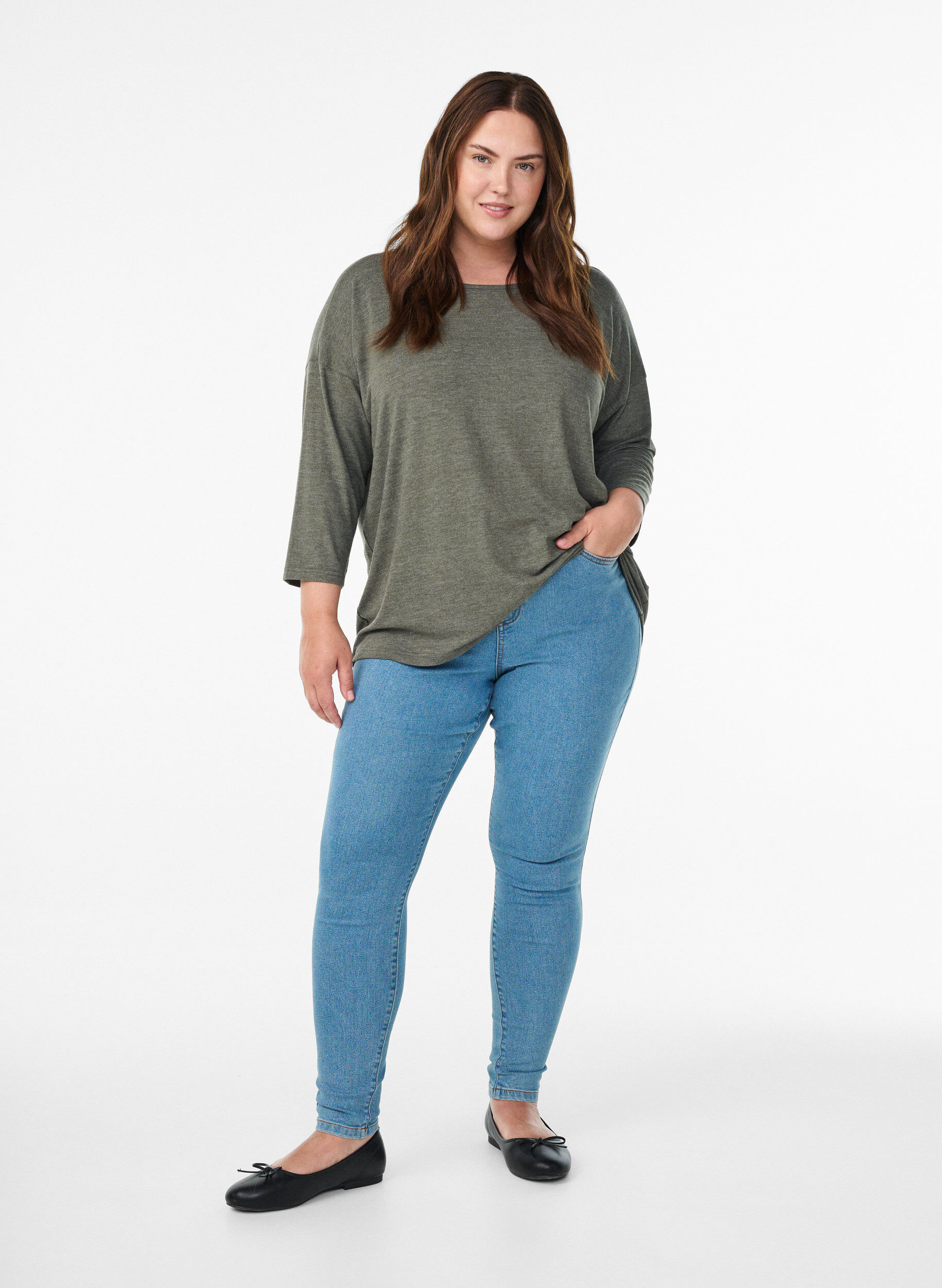 Zizzi Bluse aus Jersey mit 3/4-&Auml;rmeln, Gr&uuml;n, Model image number 1