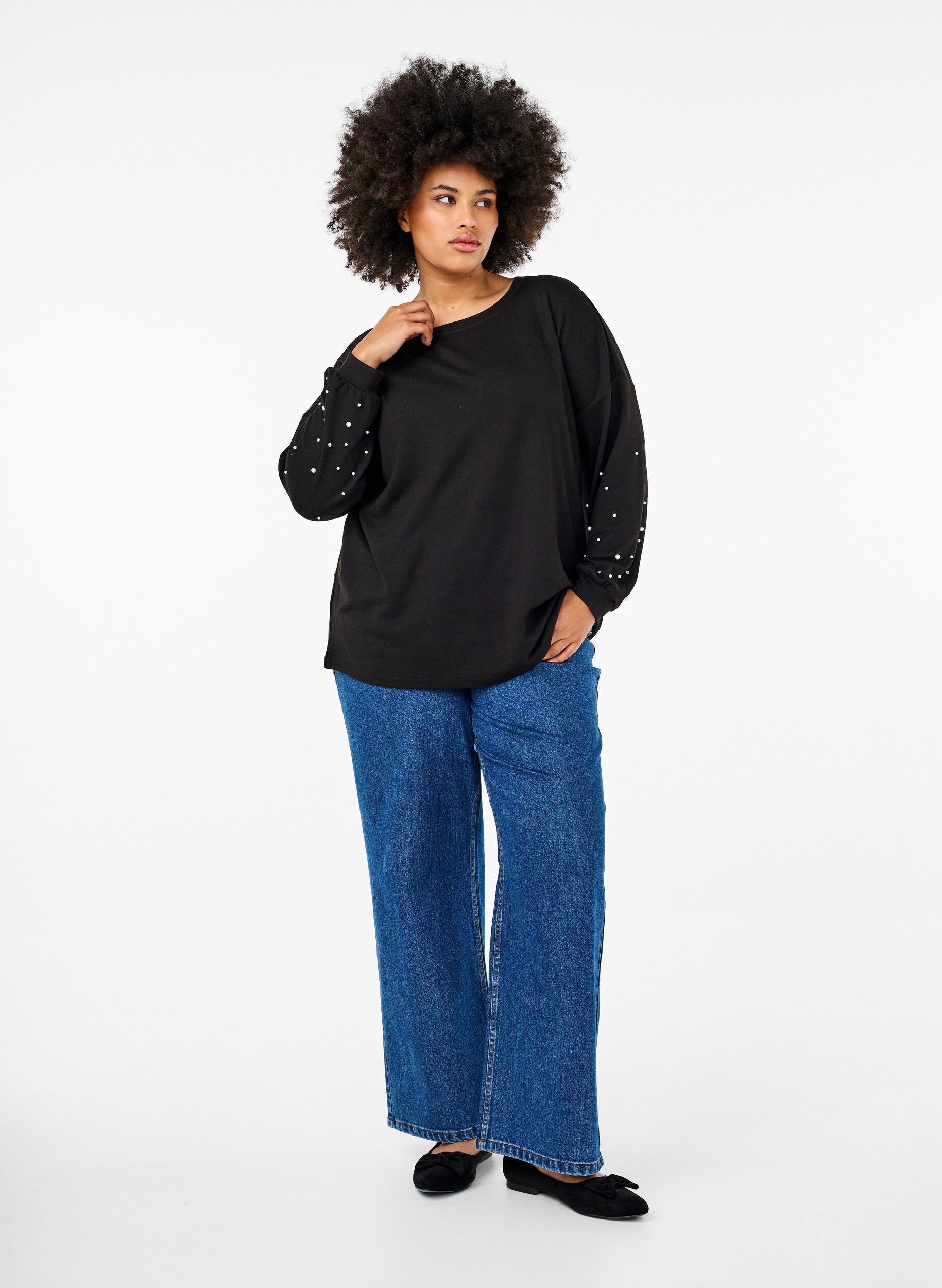 Zizzi Einfarbige Bluse mit Perlen, Black, Model image number 2