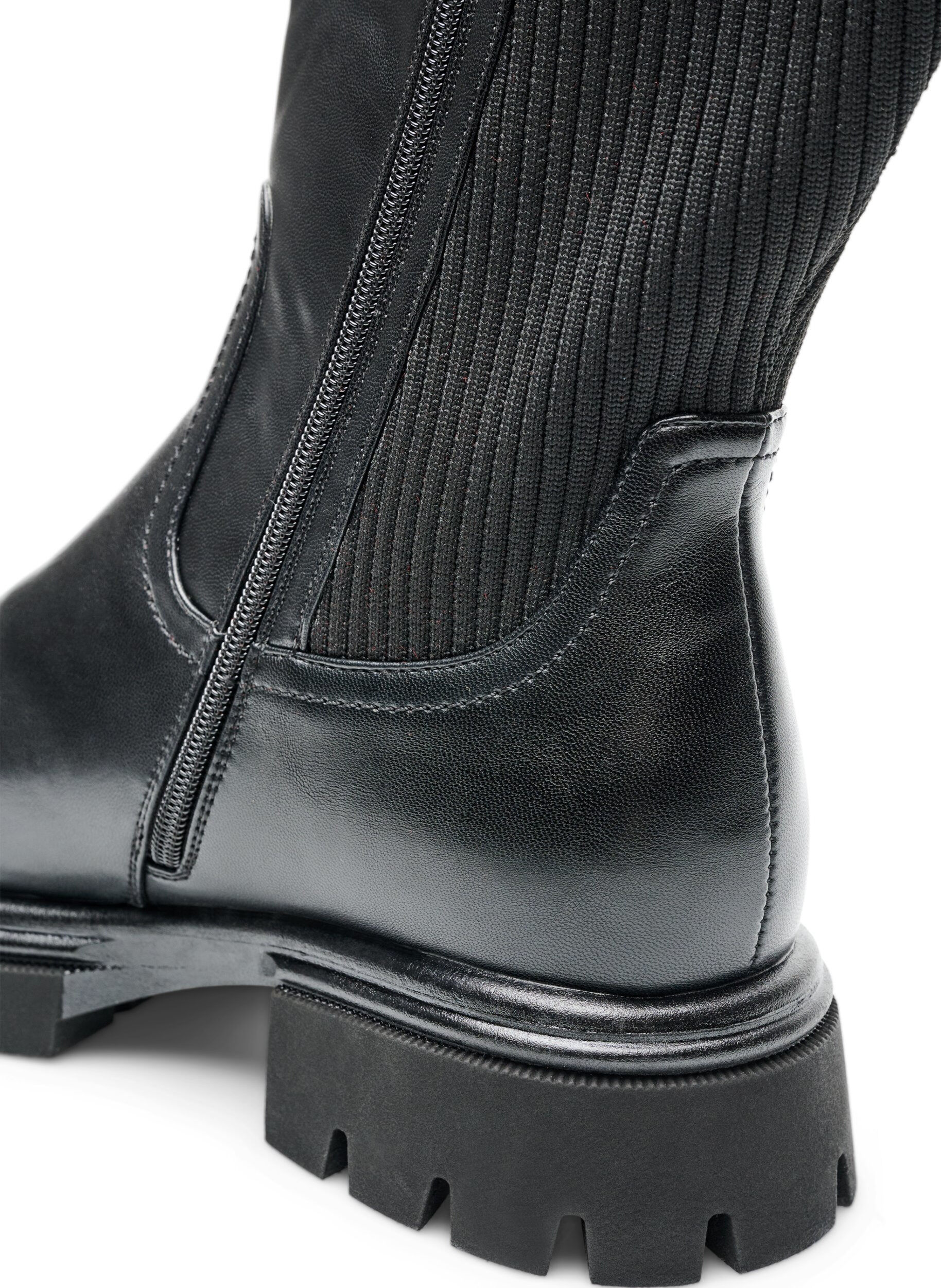 ZizziHoher Stiefel mit Rei&szlig;verschluss und elastischen Eins&auml;tzen, Schwarz, Packshot image number 5