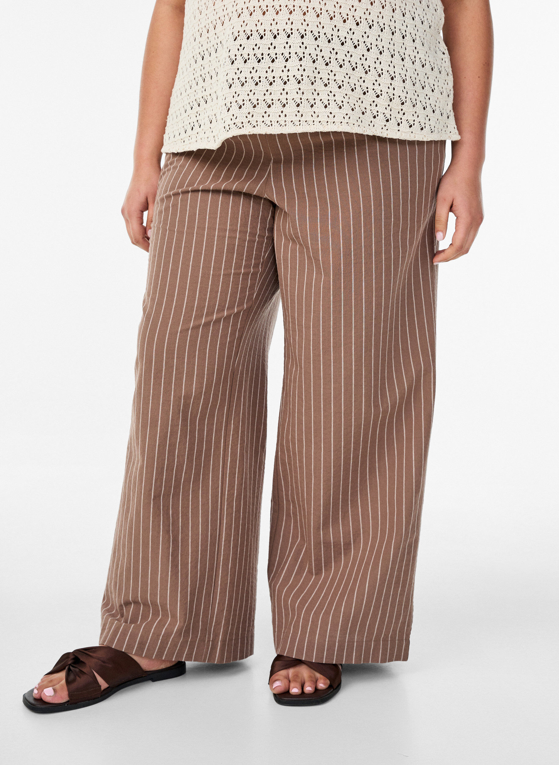 ZizziLockere Hose mit hohem Bund und Taschen, Braun, Model image number 2