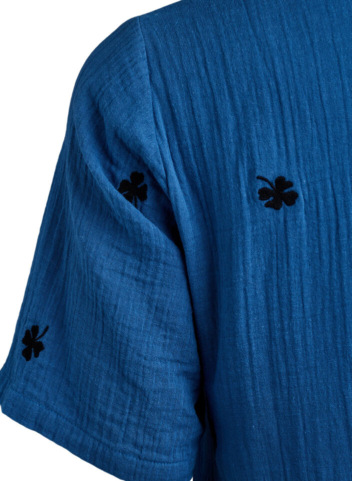 Kleines Kleid aus Baumwollmusselin mit gestickten Blumen, Blau, Packshot image number 3