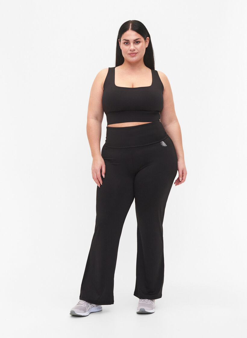 Sport-BH mit quadratischem Einschnitt, Black, Model image number 2