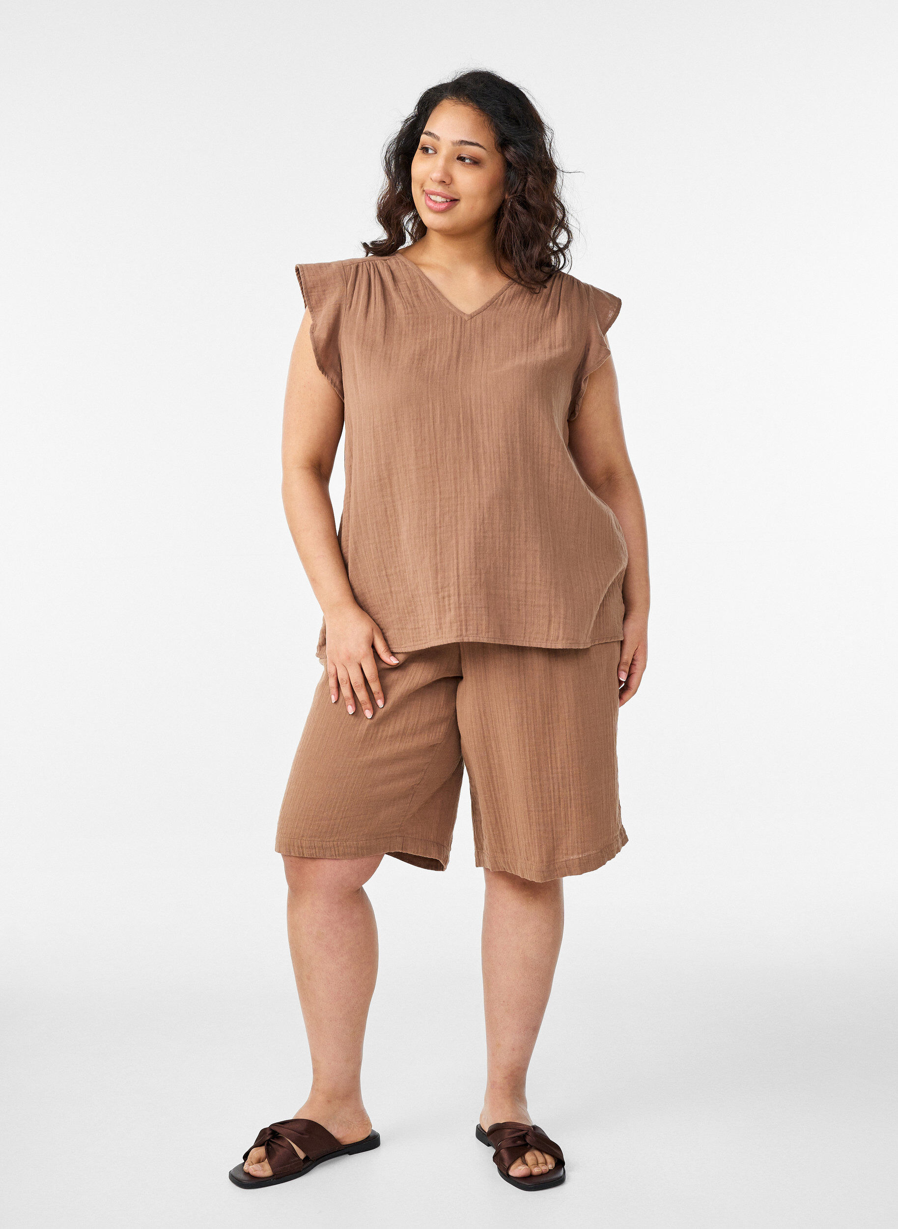 ZizziLockere Shorts aus Baumwollmusselin mit hoher Taille, Braun, Model image number 1