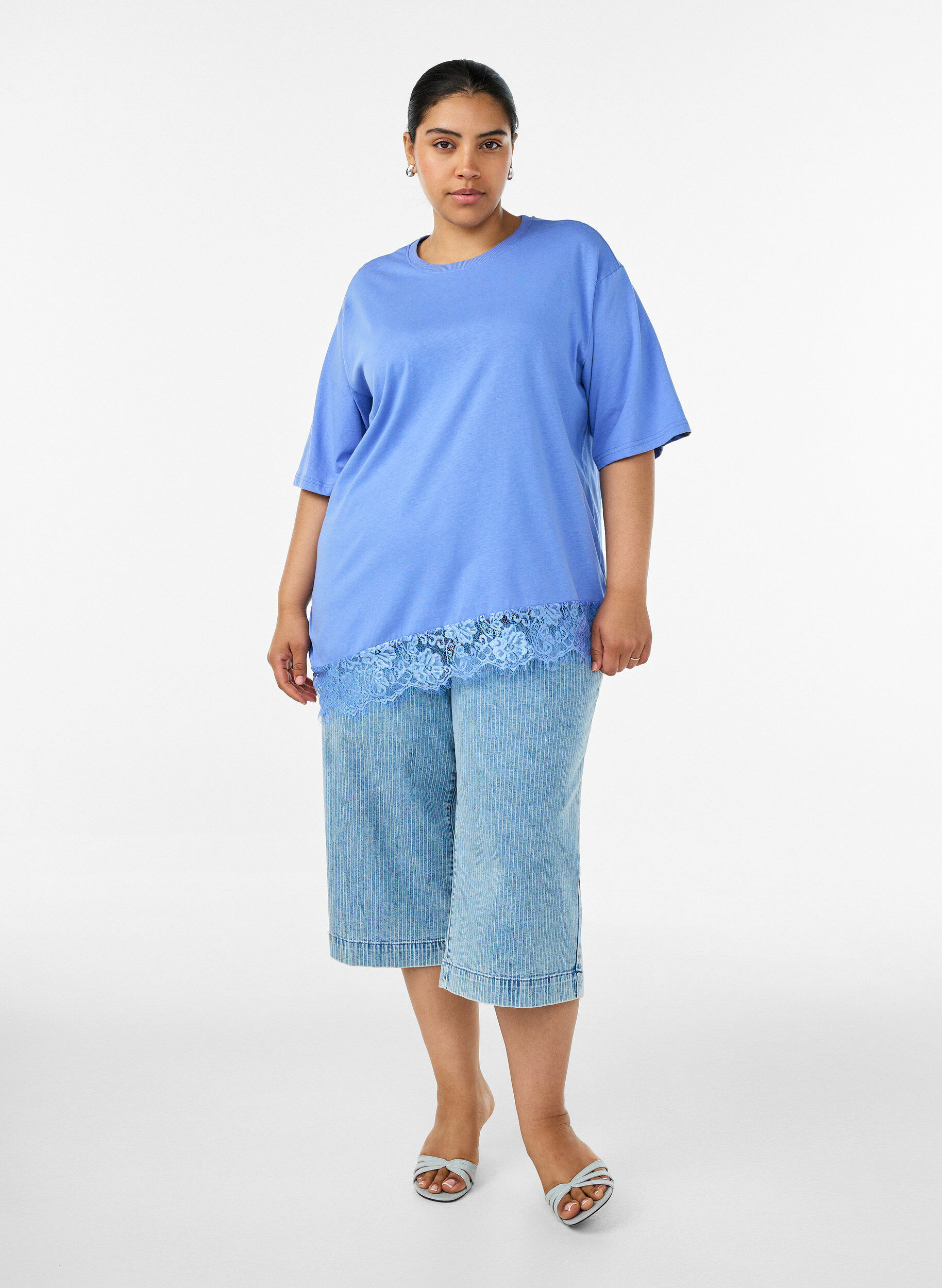ZizziT-Shirt mit asymmetrischem Spitzensaum, lila, Model image number 1