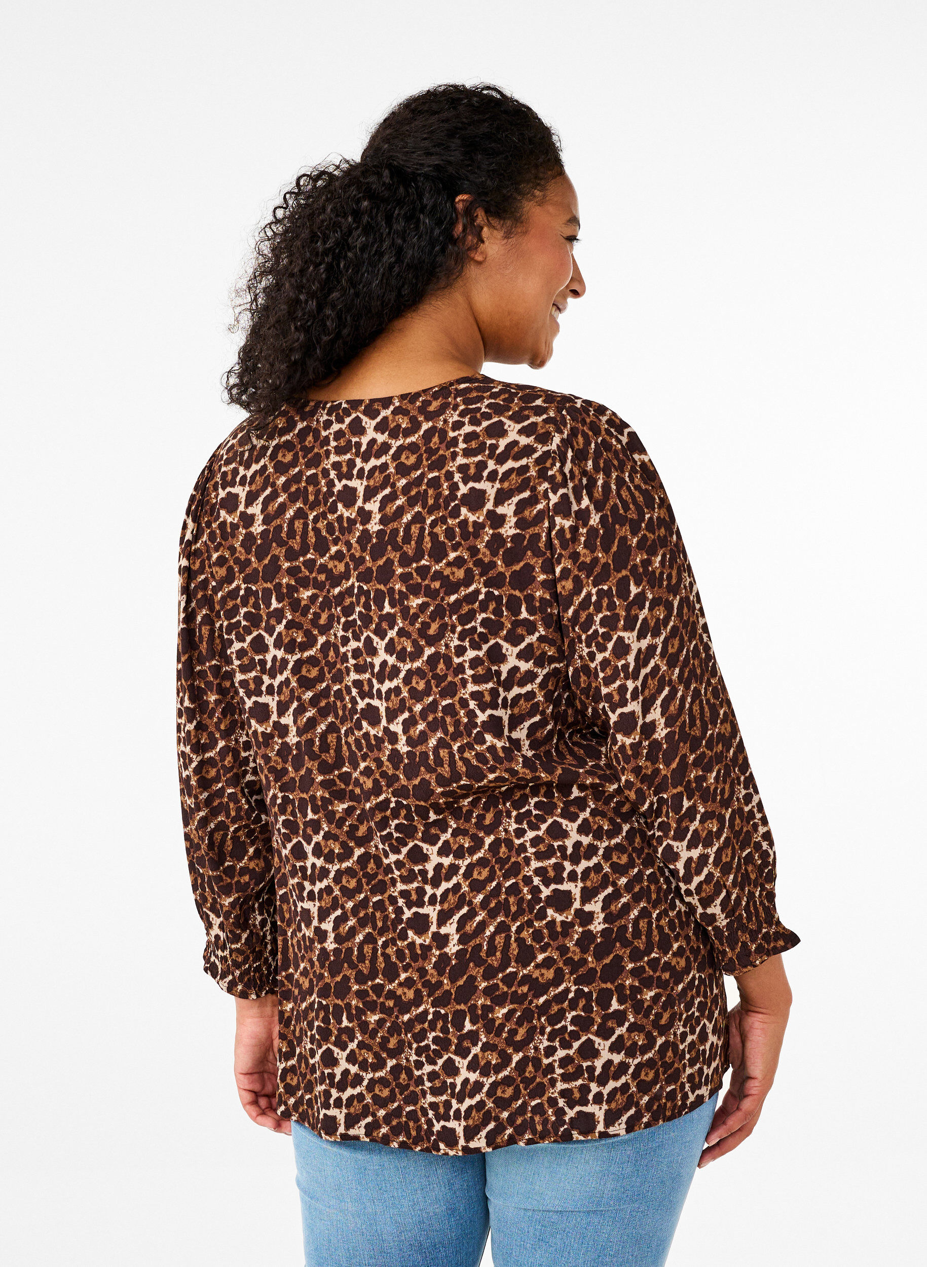 Zizzi Bluse mit Leopardenmuster und 3/4-&Auml;rmeln, Leo AOP, Model image number 1