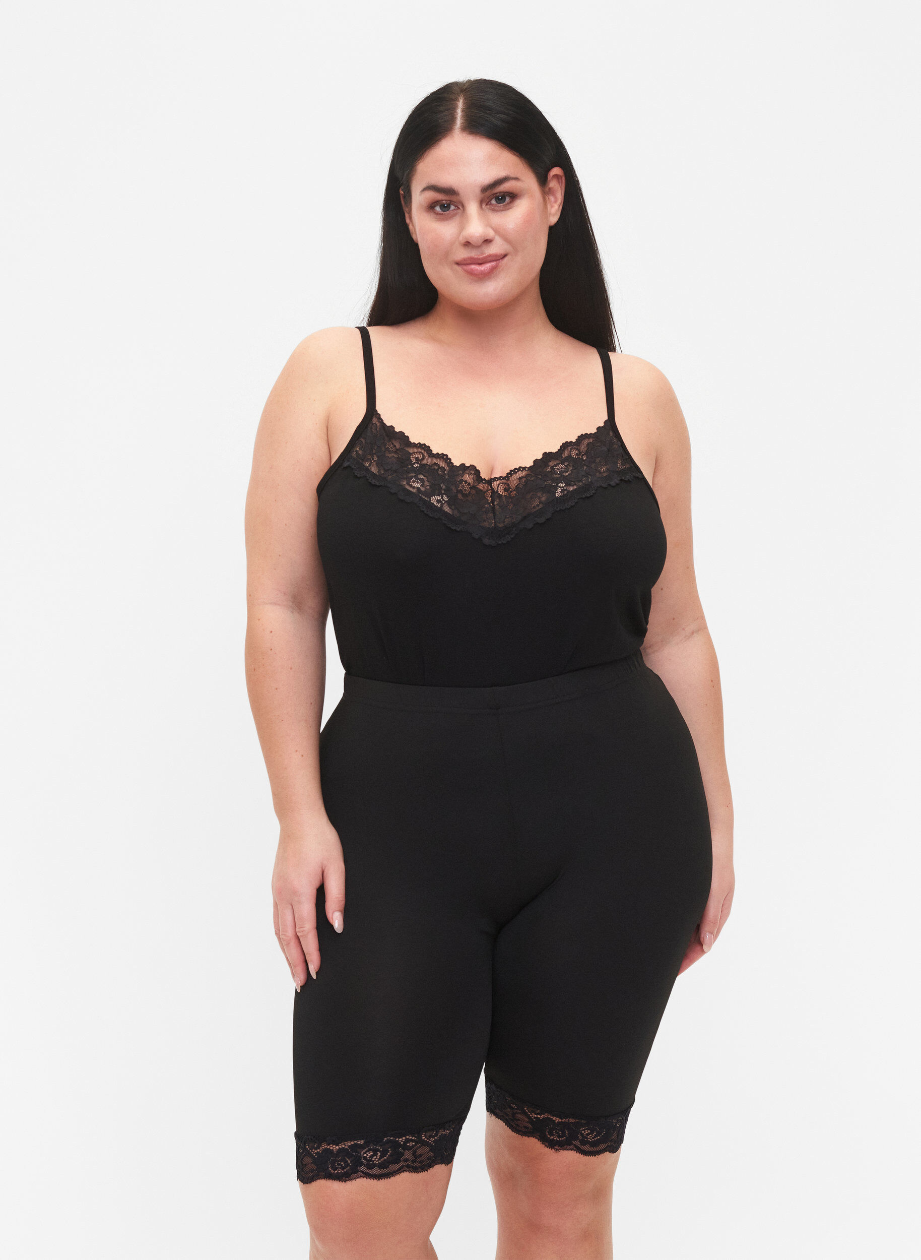 Zizzi 2er-Pack Radlershorts mit Spitzenbesatz, Black / Black, Model image number 0