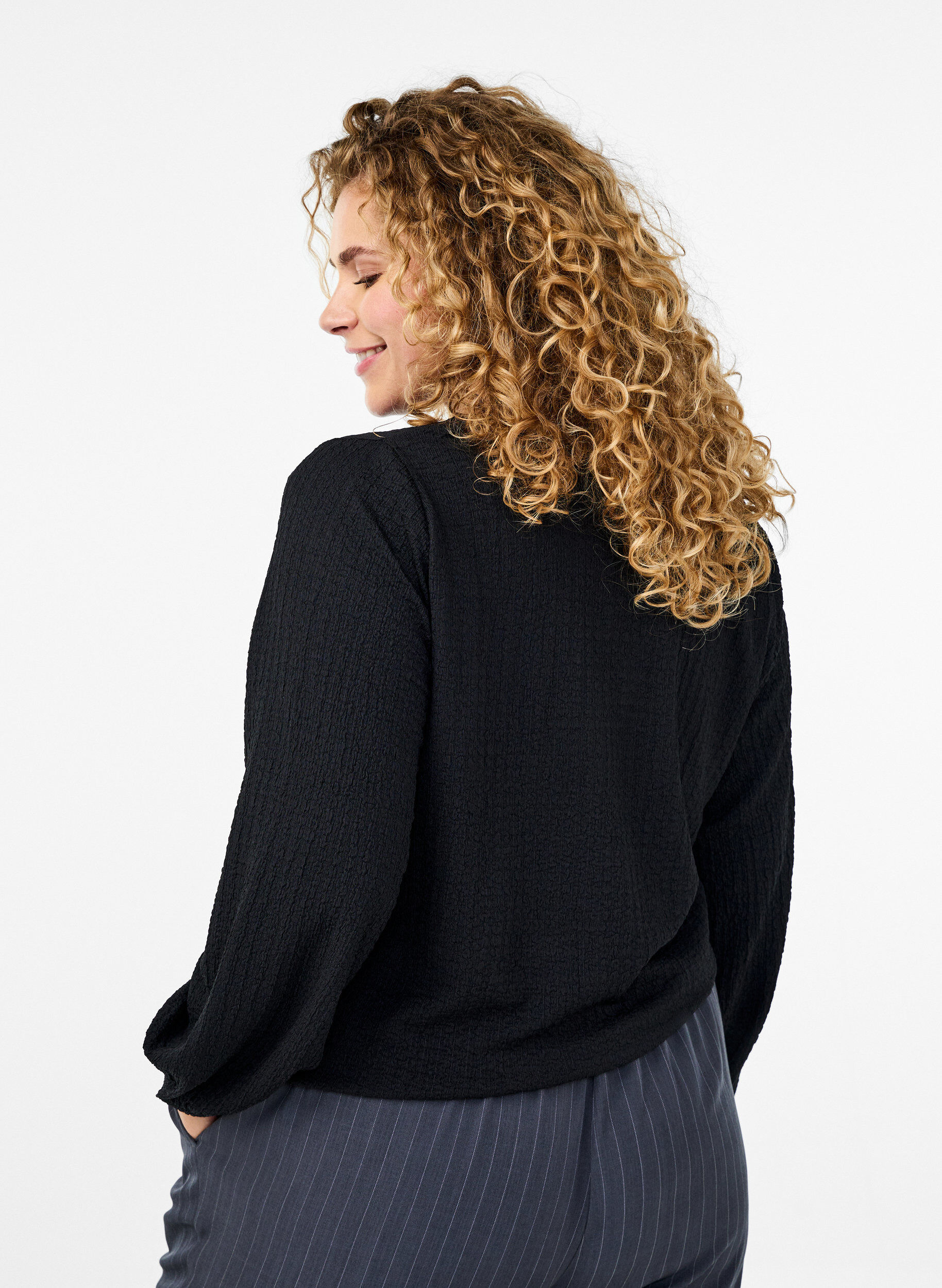 Zizzi FLASH - Bluse mit Struktur und langen &Auml;rmeln, Black, Model image number 1