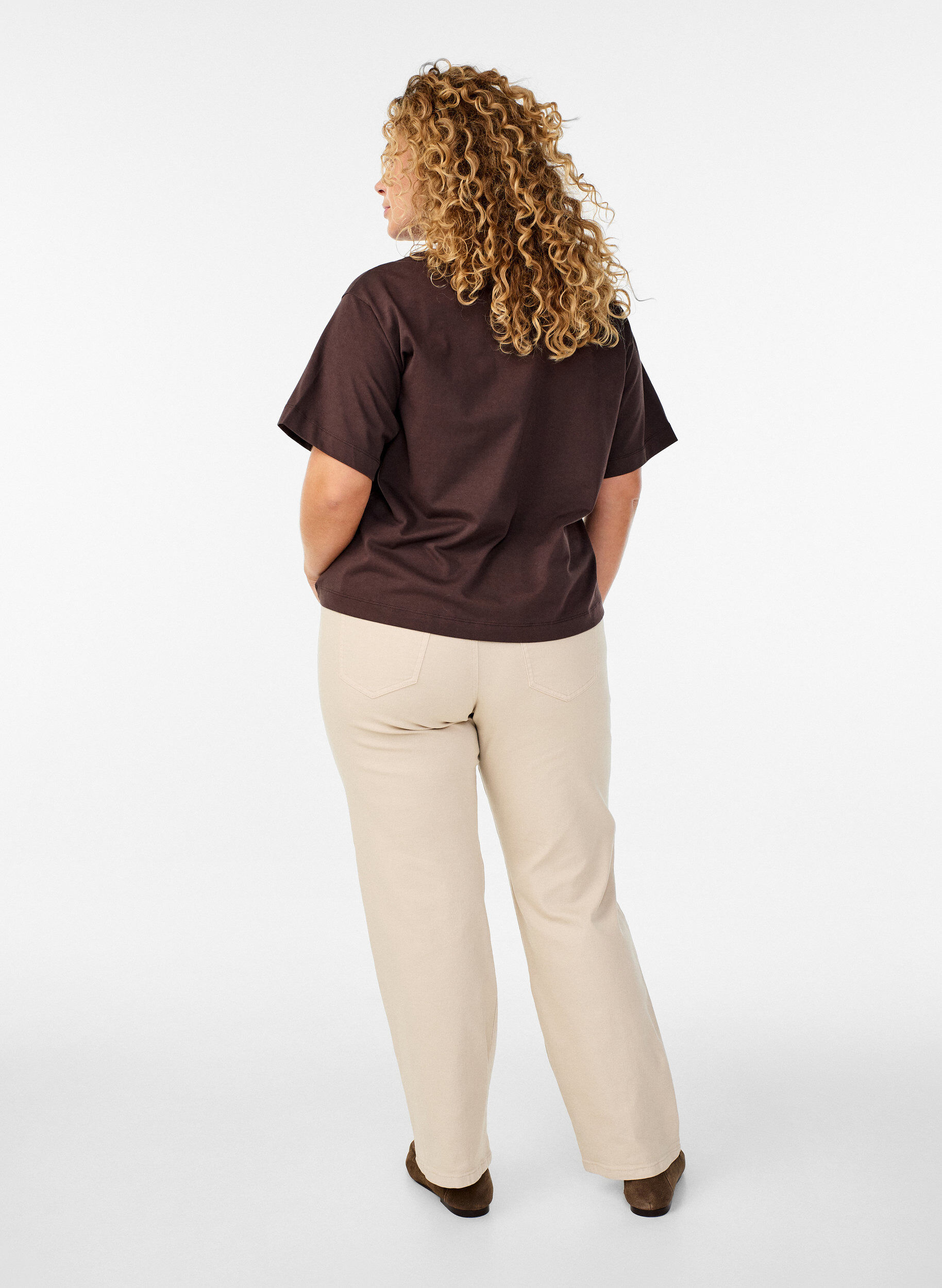 Zizzi Gemma-Jeans mit hoher Taille, Beige, Model image number 1