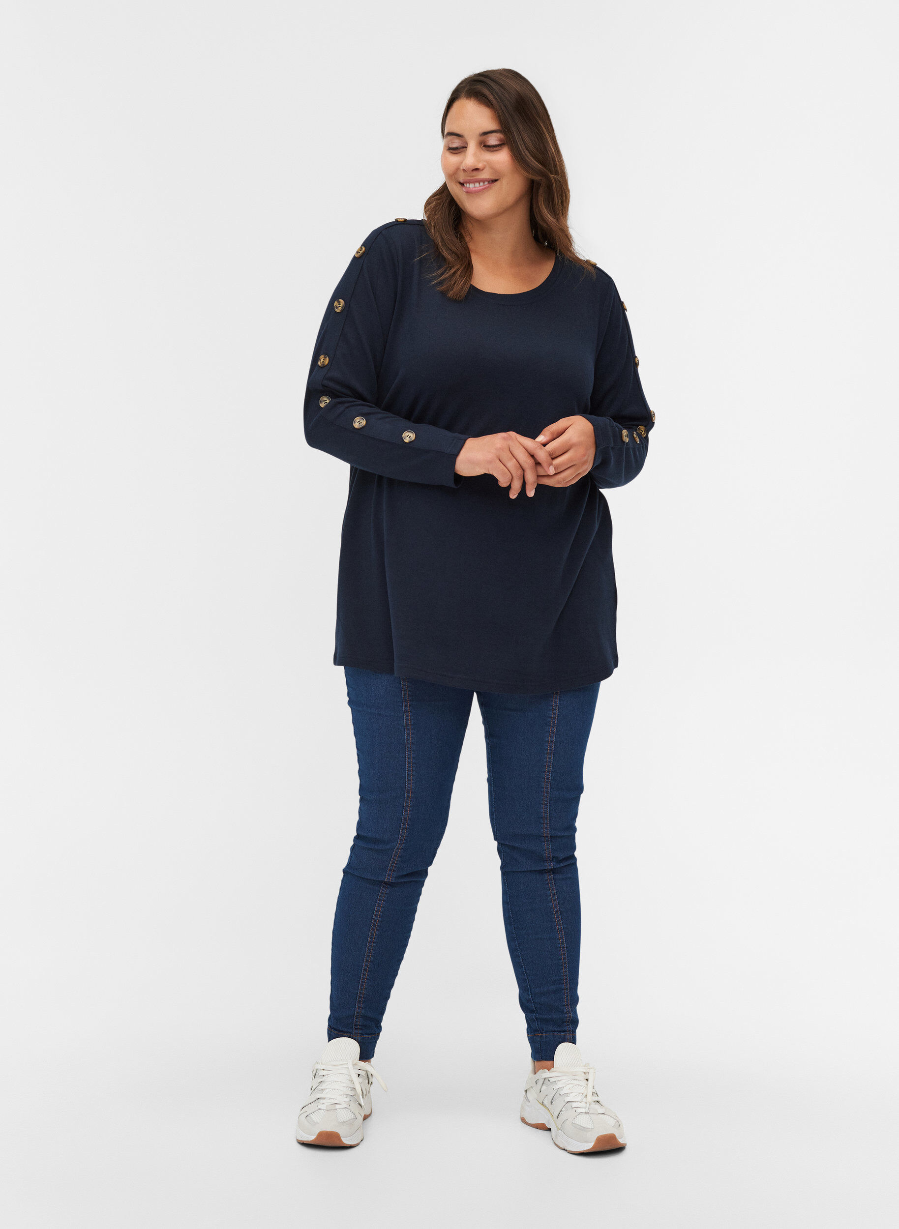 Zizzi Langarm Bluse mit Knopfdetails, Night Sky, Model image number 2