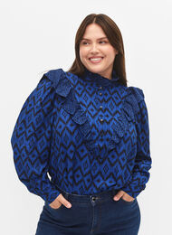 Shirtbluse aus Viskose mit Rüschendetails, True blue w. Black, Model