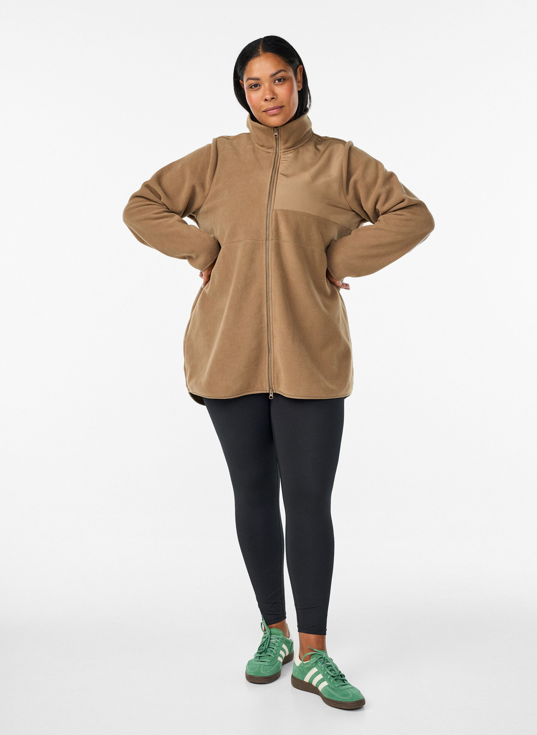 Zizzi Fleecejacke mit hohem Kragen und Rei&szlig;verschluss, Braun, Model image number 1