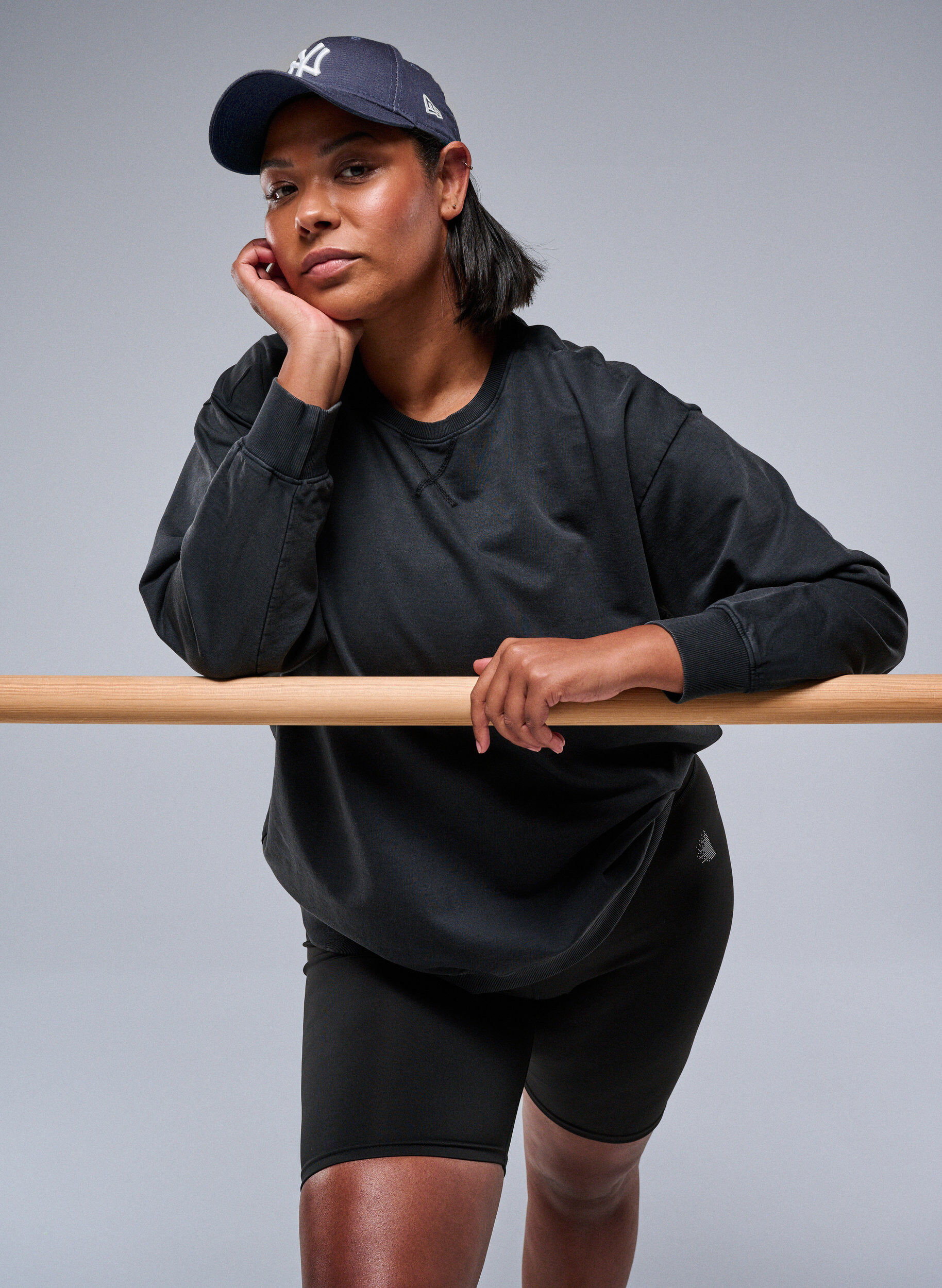 Zizzi Lockeres Sweatshirt im gewaschenen Look, Grau, Image image number 0