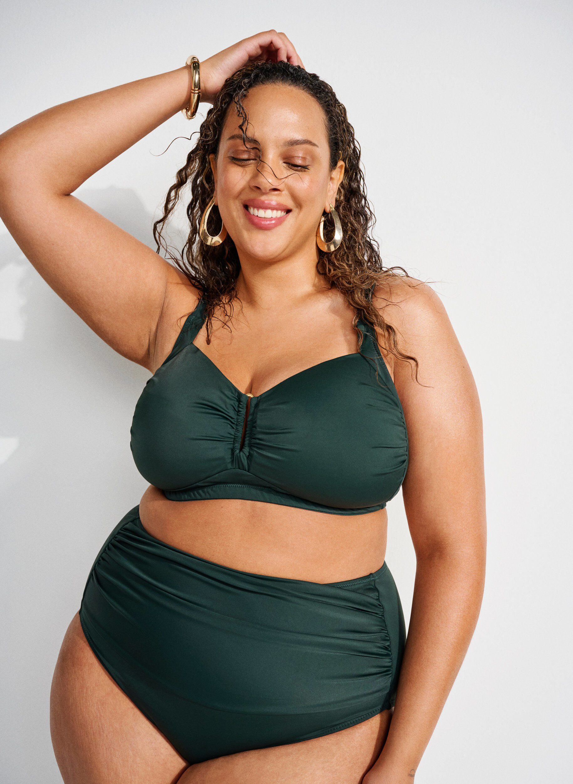 Zizzi Gepolstertes Bikini Top mit Ringdetail, Gr&uuml;n, Image image number 0