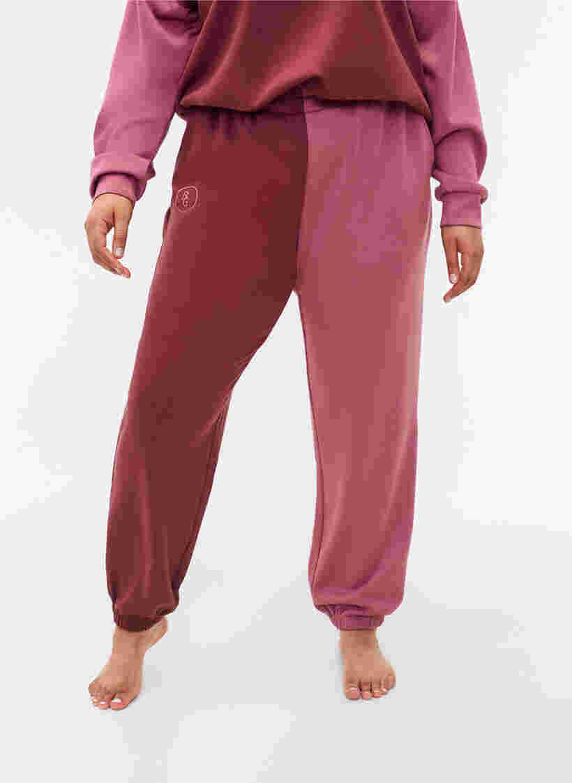 Sweatpants mit Colour-Block, Red Mahogany/RoseBr., Model image number 2