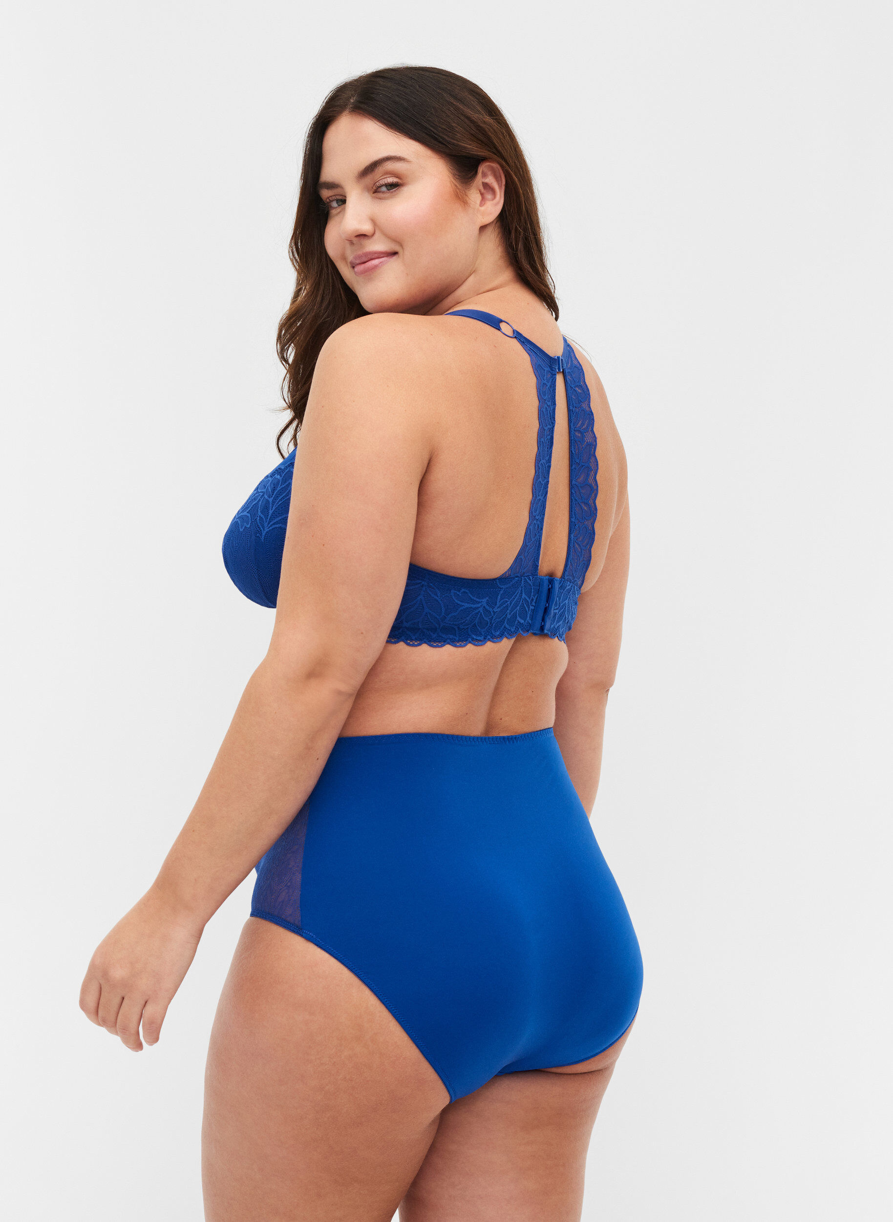 Zizzi Spitzenslip mit extra hoher Taille, Surf the web, Model image number 1