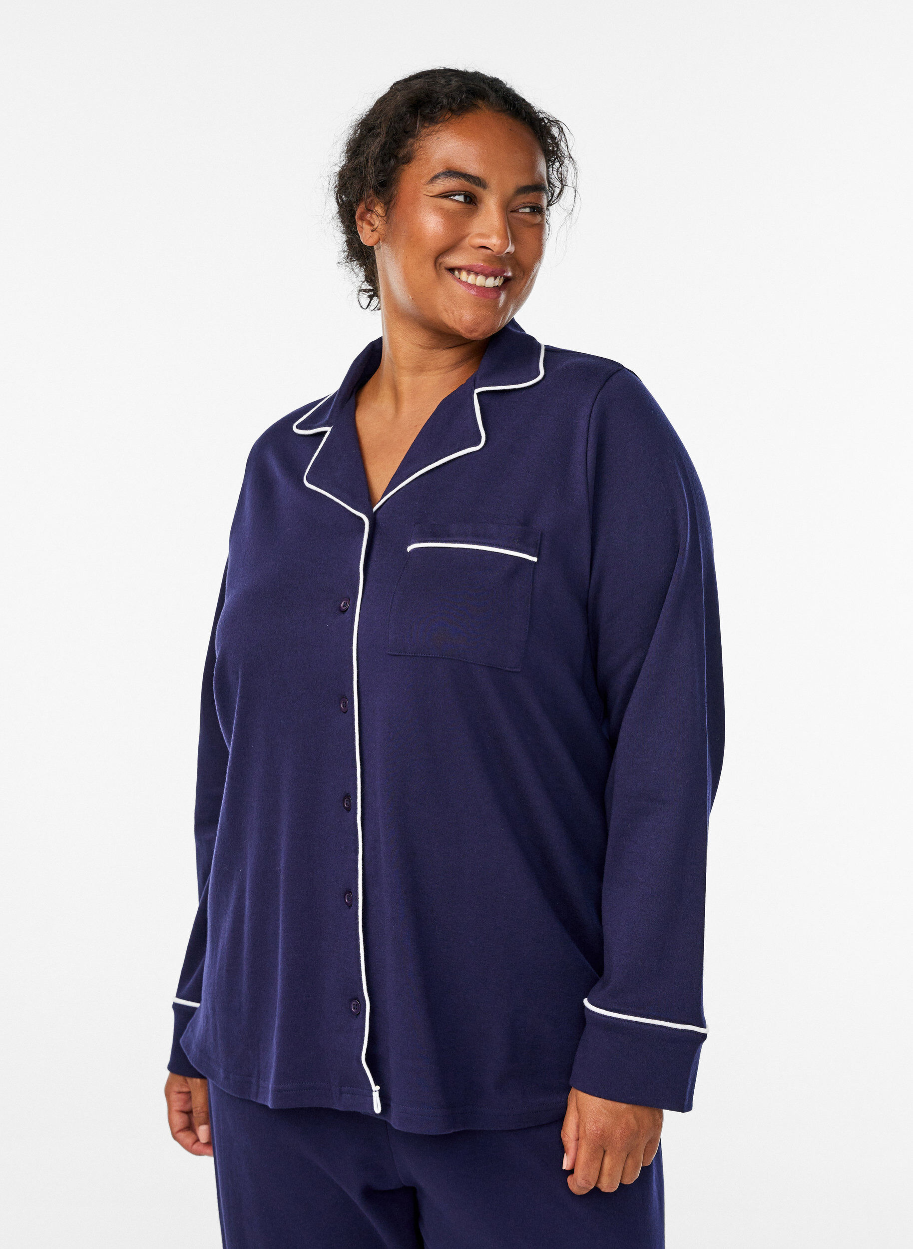 Pyjamahemd aus Baumwolle mit Brusttasche, Blau, Model