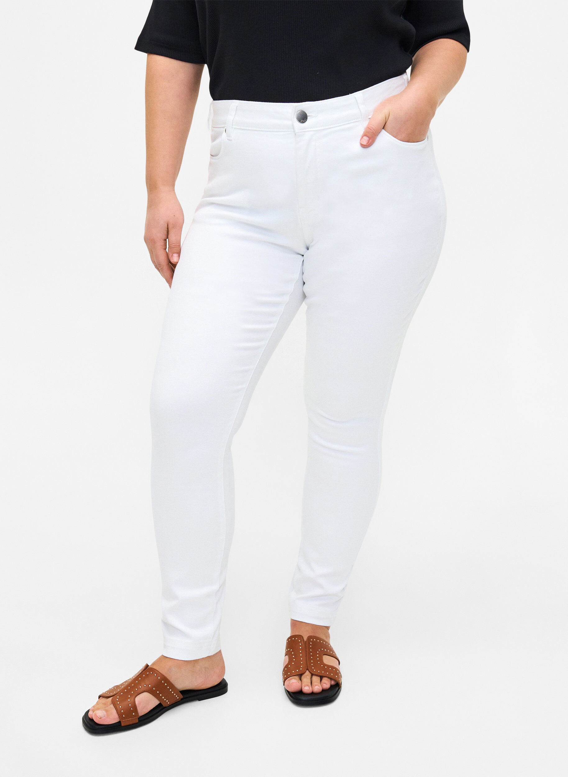 Zizzi Viona Jeans mit normaler Taille, Wei&szlig;, Model image number 2