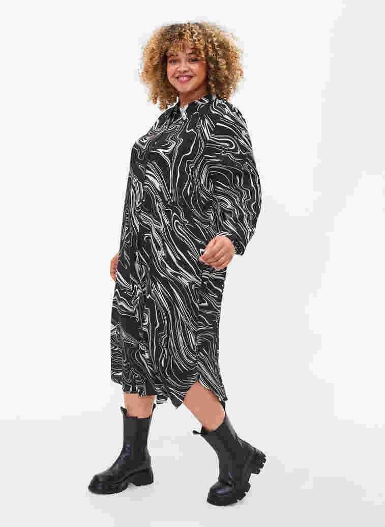 Hemdkleid aus Viskose mit Print, Black Swirl AOP, Model