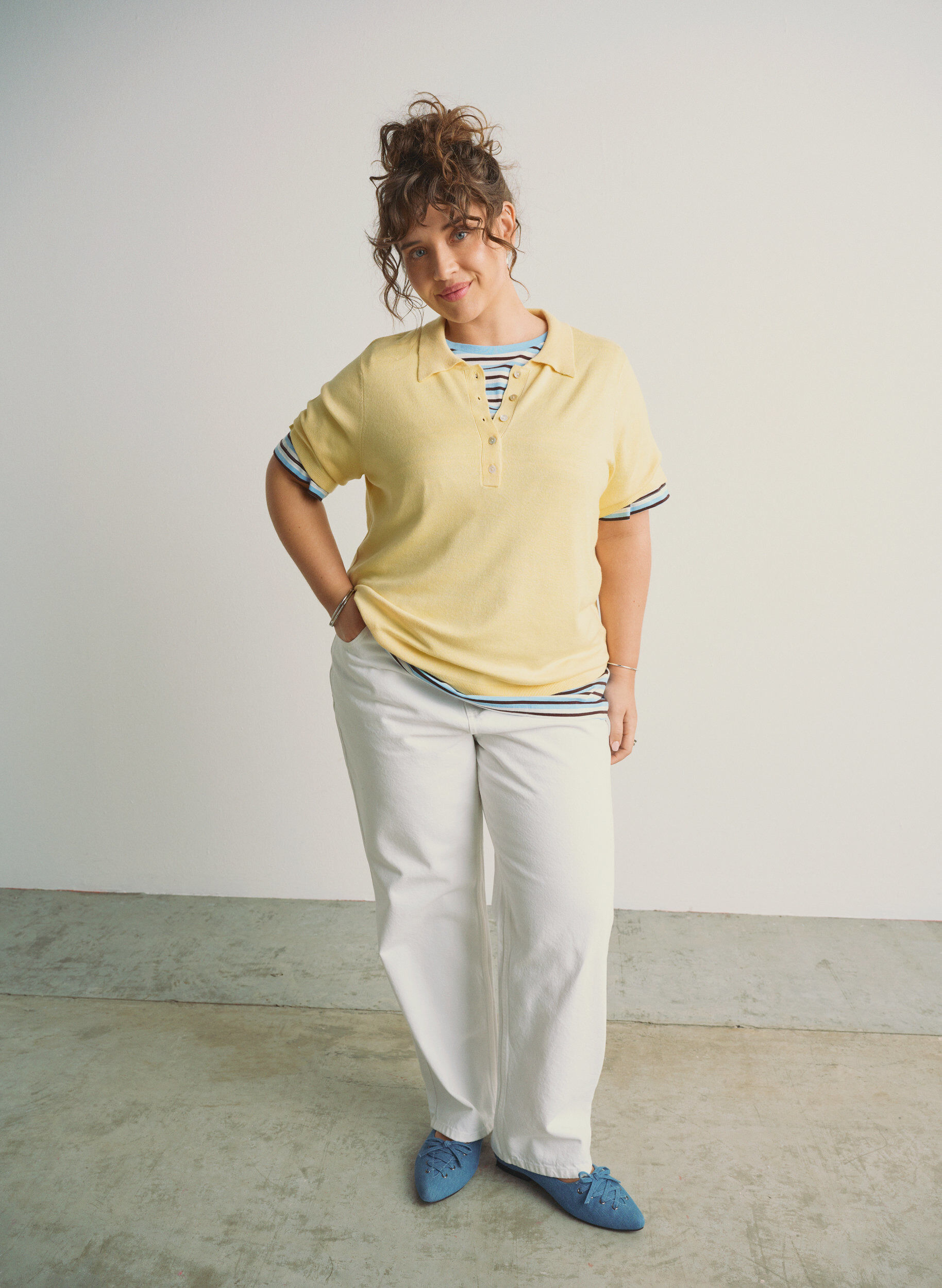 Zizzi Jeans in gerader Passform mit Bindeg&uuml;rtel, Wei&szlig;, Image image number 0