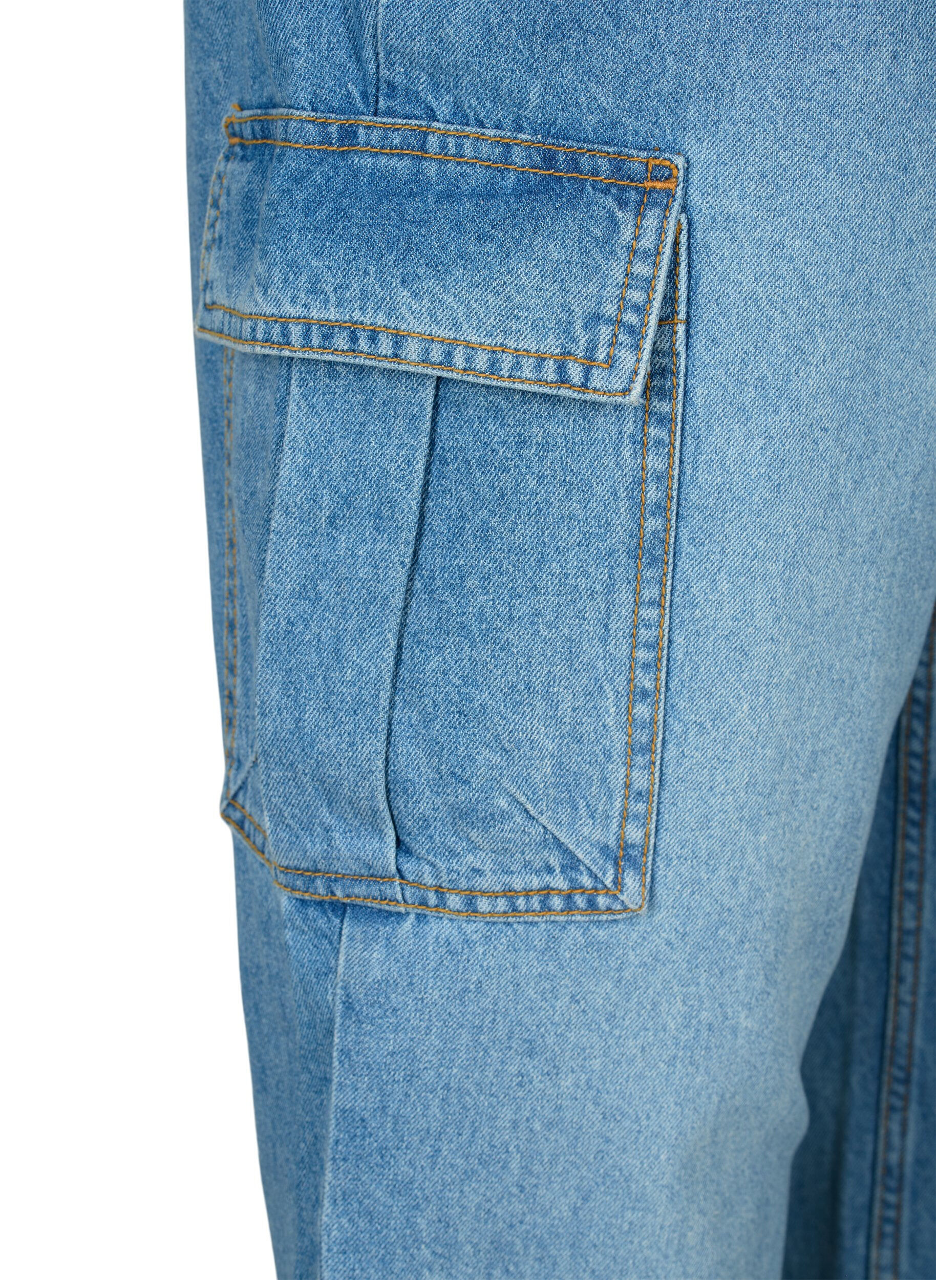 Zizzi Locker sitzende Jeans mit Cargo-Taschen, Light blue, Packshot image number 3