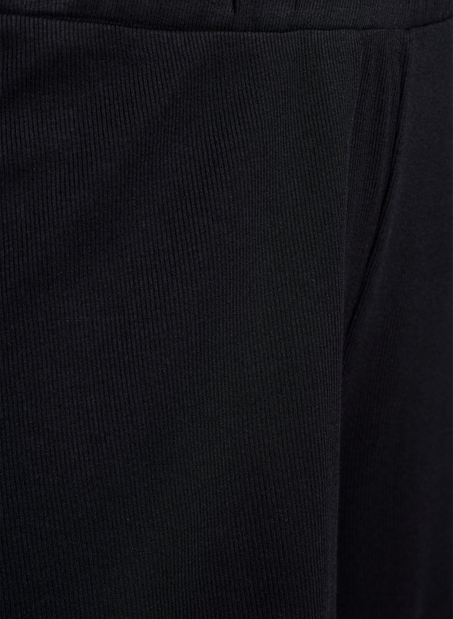 Zizzi Lockere Nachtshorts aus geripptem Material mit Spitzensaum, Schwarz, Packshot image number 2