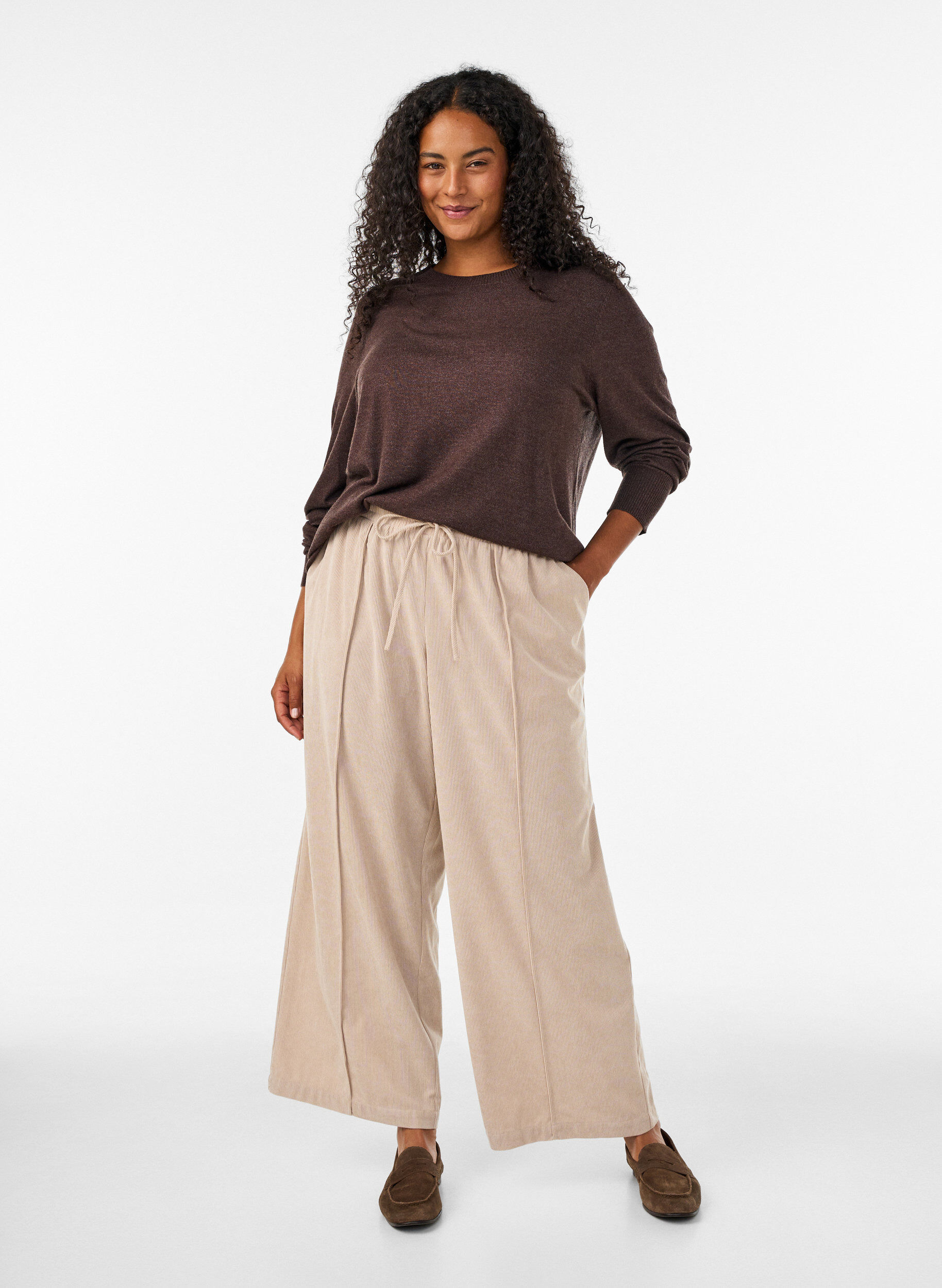 ZizziStrickbluse mit Rundhalsausschnitt, Braun, Model image number 1