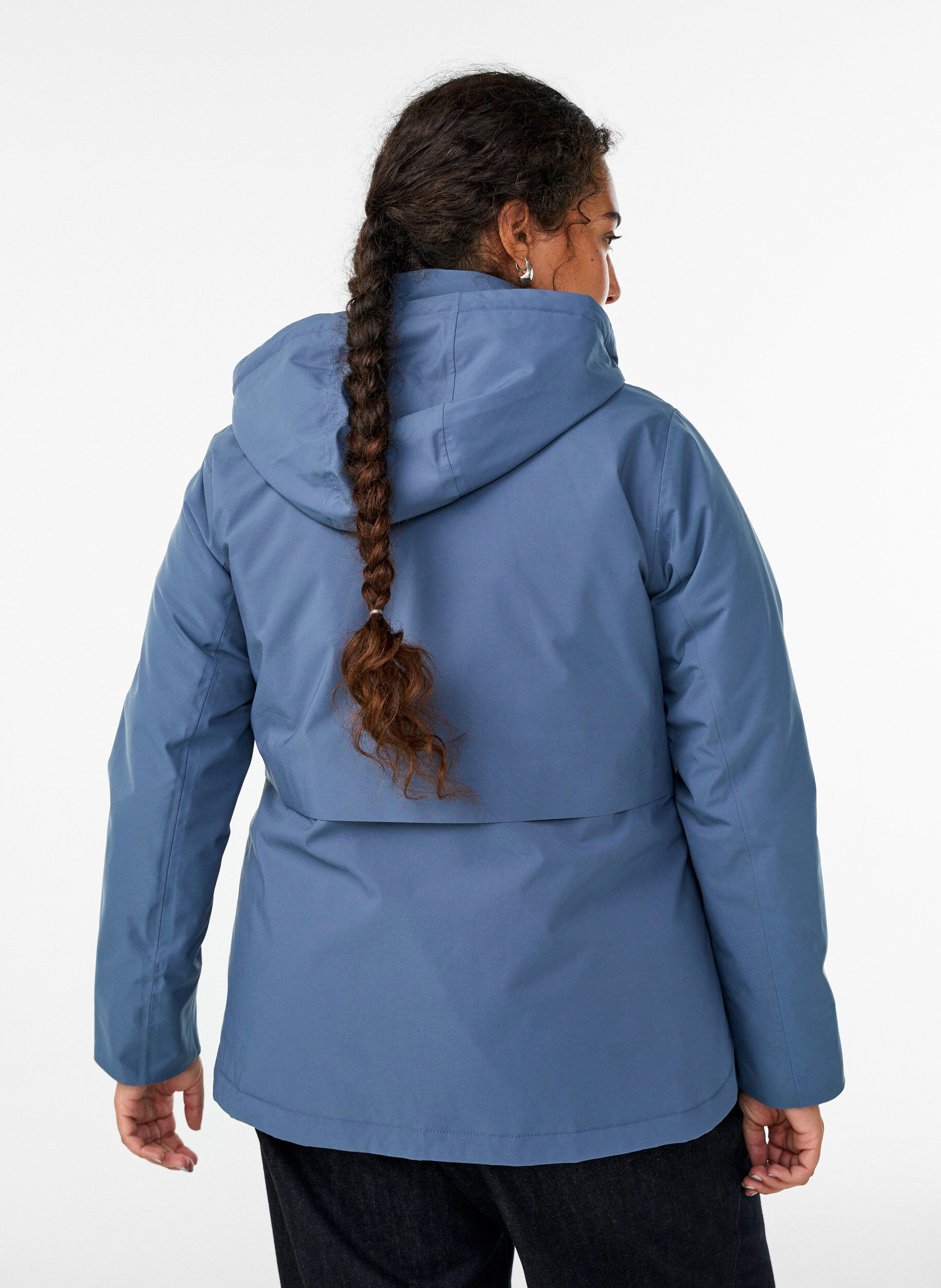 Zizzi Funktionelle kurze Winterjacke mit Kapuze, Blau, Model image number 2