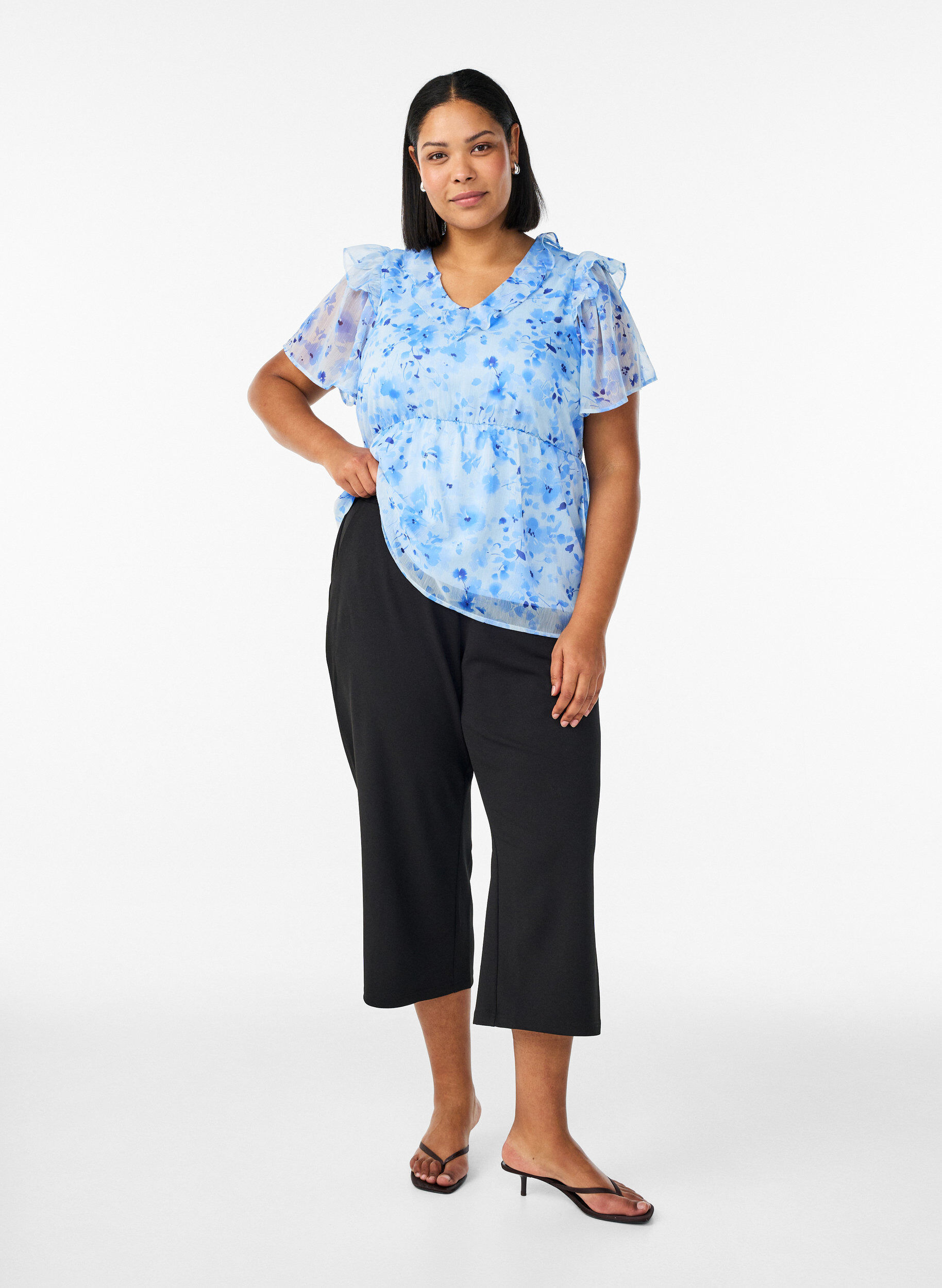 ZizziGebl&uuml;mte Bluse mit R&uuml;schenkragen und Peplum-Effekt, Blau, Model image number 1