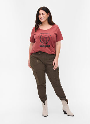Baumwoll-T-Shirt mit Aufdruck, Apple Butter CALI, Model image number 2