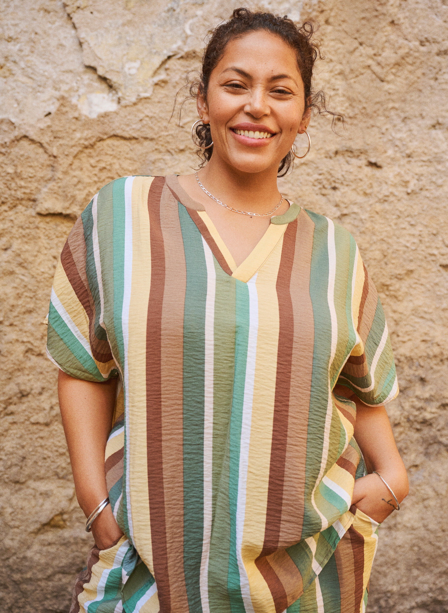 Zizzi Gestreifte Viskose-Bluse mit kurzen &Auml;rmeln, Braun, Image image number 0