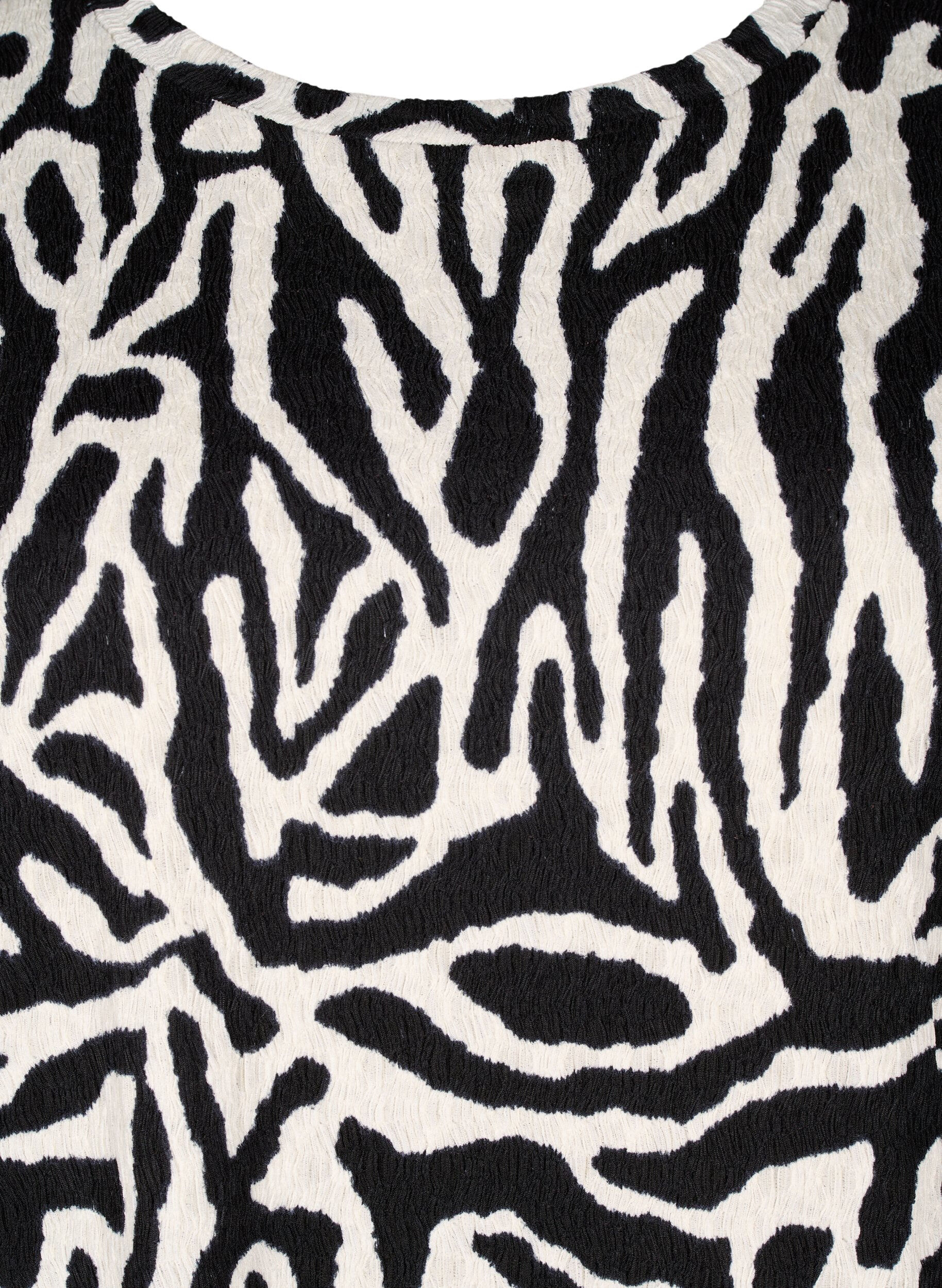 Zizzi Kurz&auml;rmlige Bluse mit Zebraprint, Schwarz, Packshot image number 2