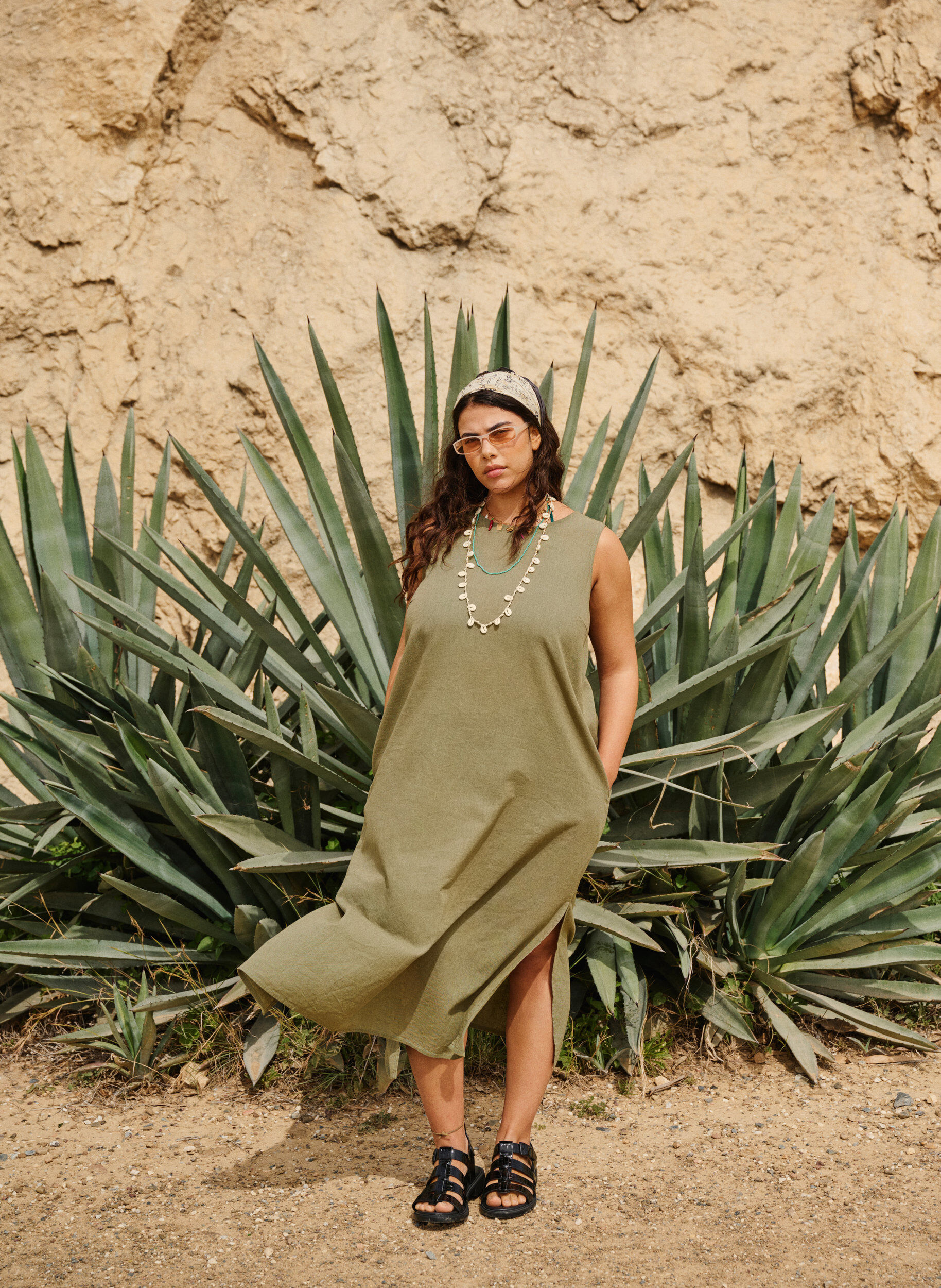 Zizzi &Auml;rmelloses Kleid aus Baumwollmischung mit Leinen, Deep Lichen Green, Image image number 0