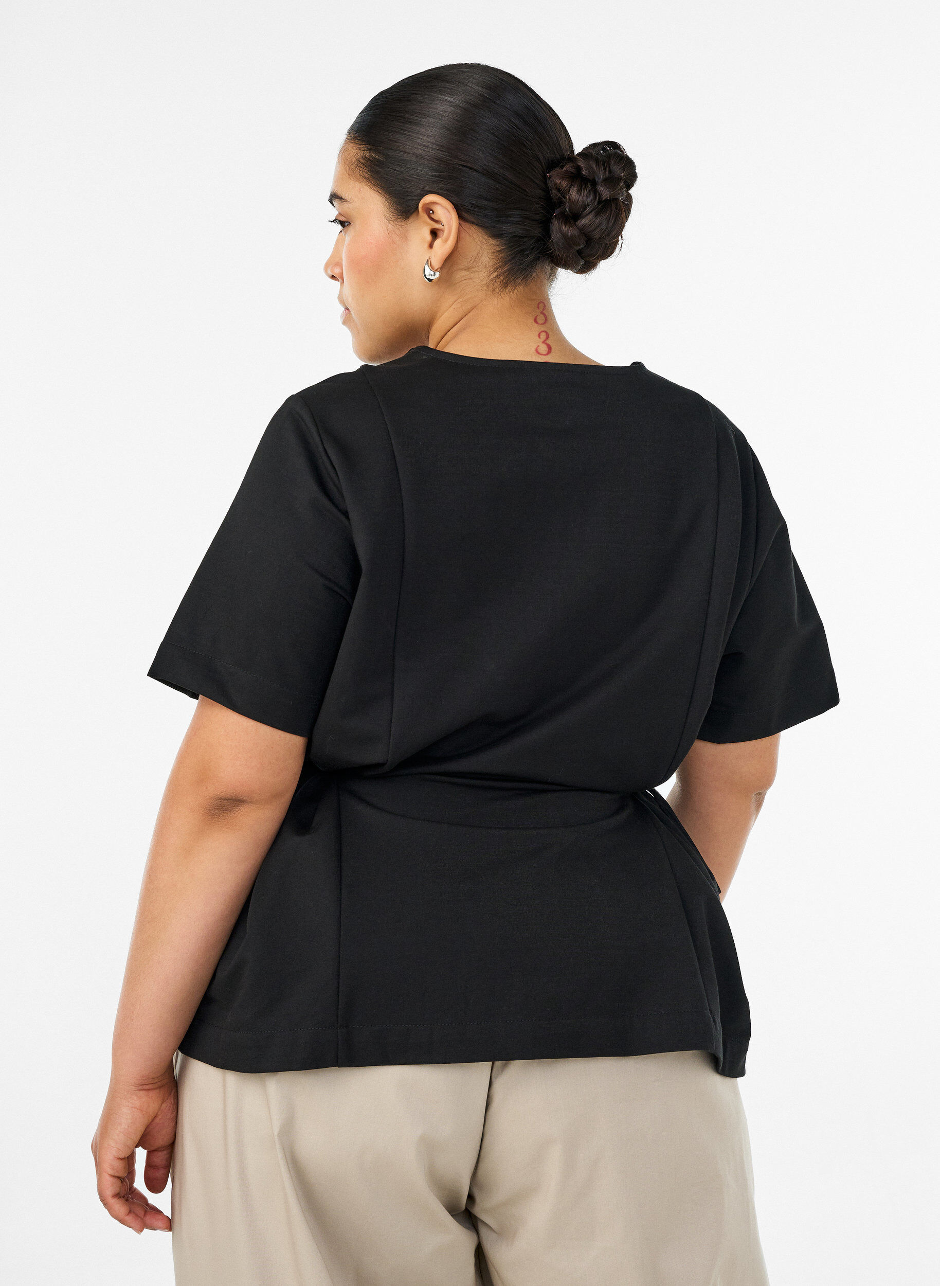 ZizziBluse aus einer Baumwollmischung mit V-Ausschnitt und Bindeband, Schwarz, Model image number 2