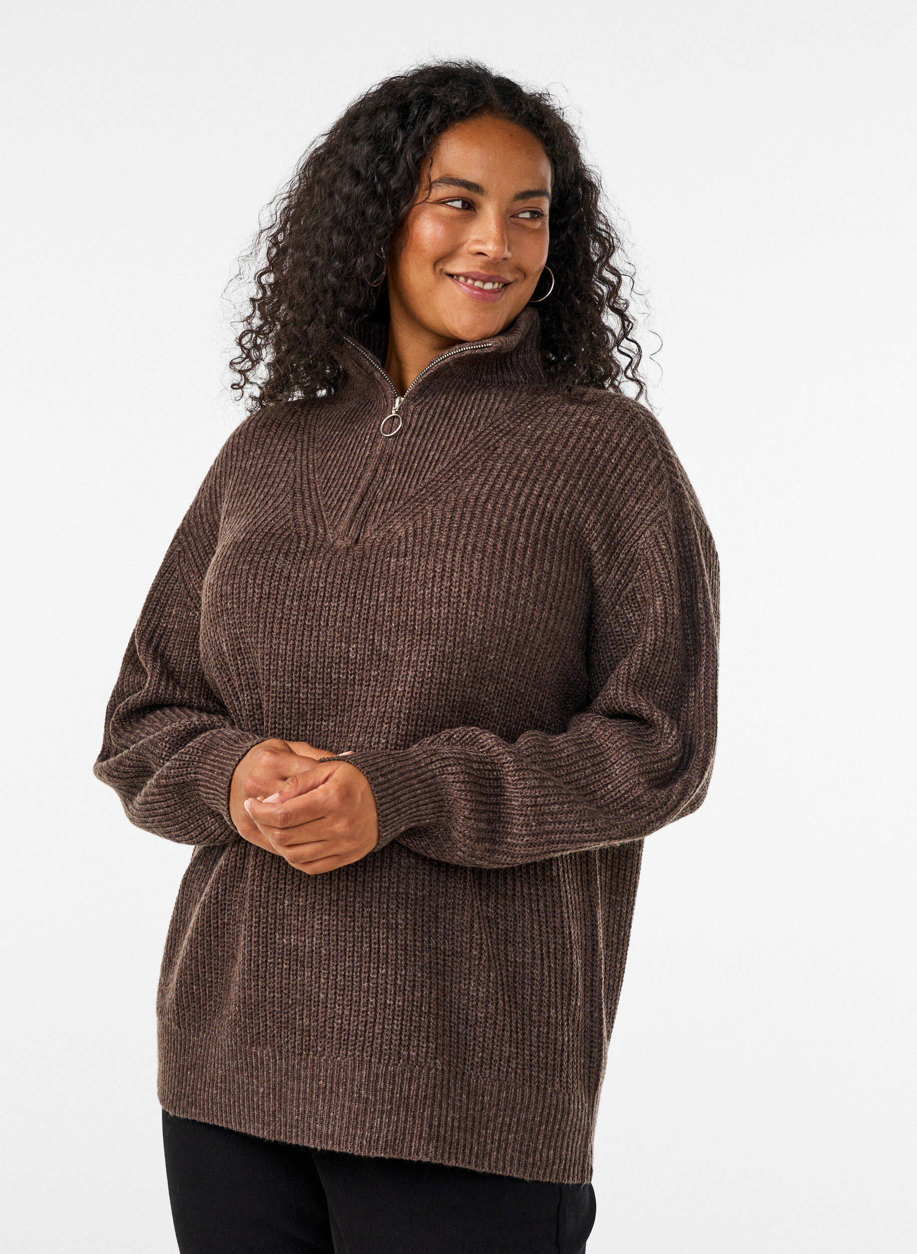 ZizziStrickpullover mit hohem Kragen und Rei&szlig;verschluss, Braun, Model image number 0