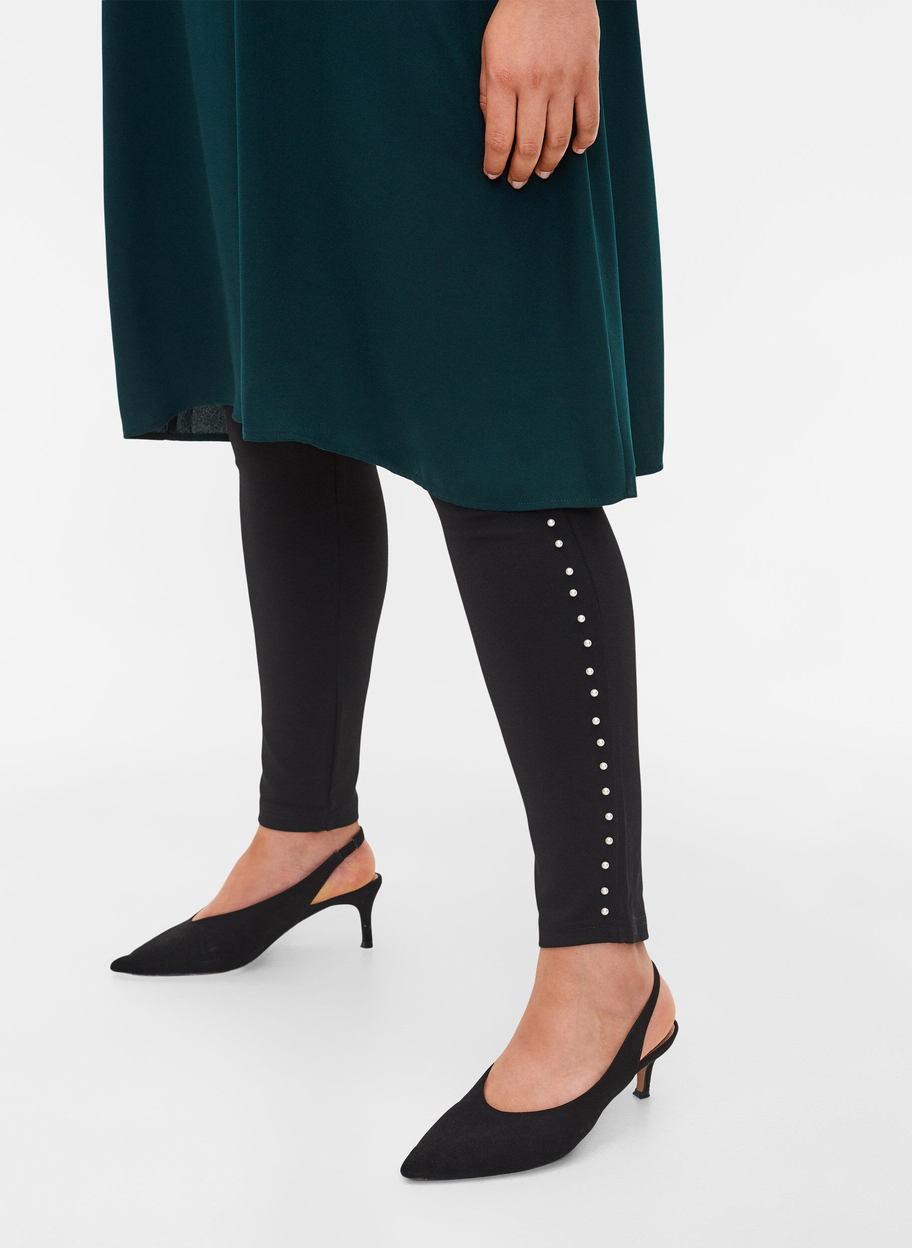 Zizzi Leggings mit Perlen, Black, Model image number 0