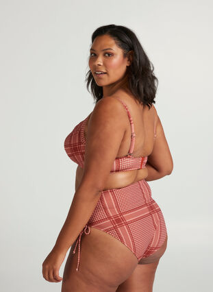 Gedruckte Bikini-Unterteile mit einer hohen Taille, Tandori Scarf Print, Model image number 0
