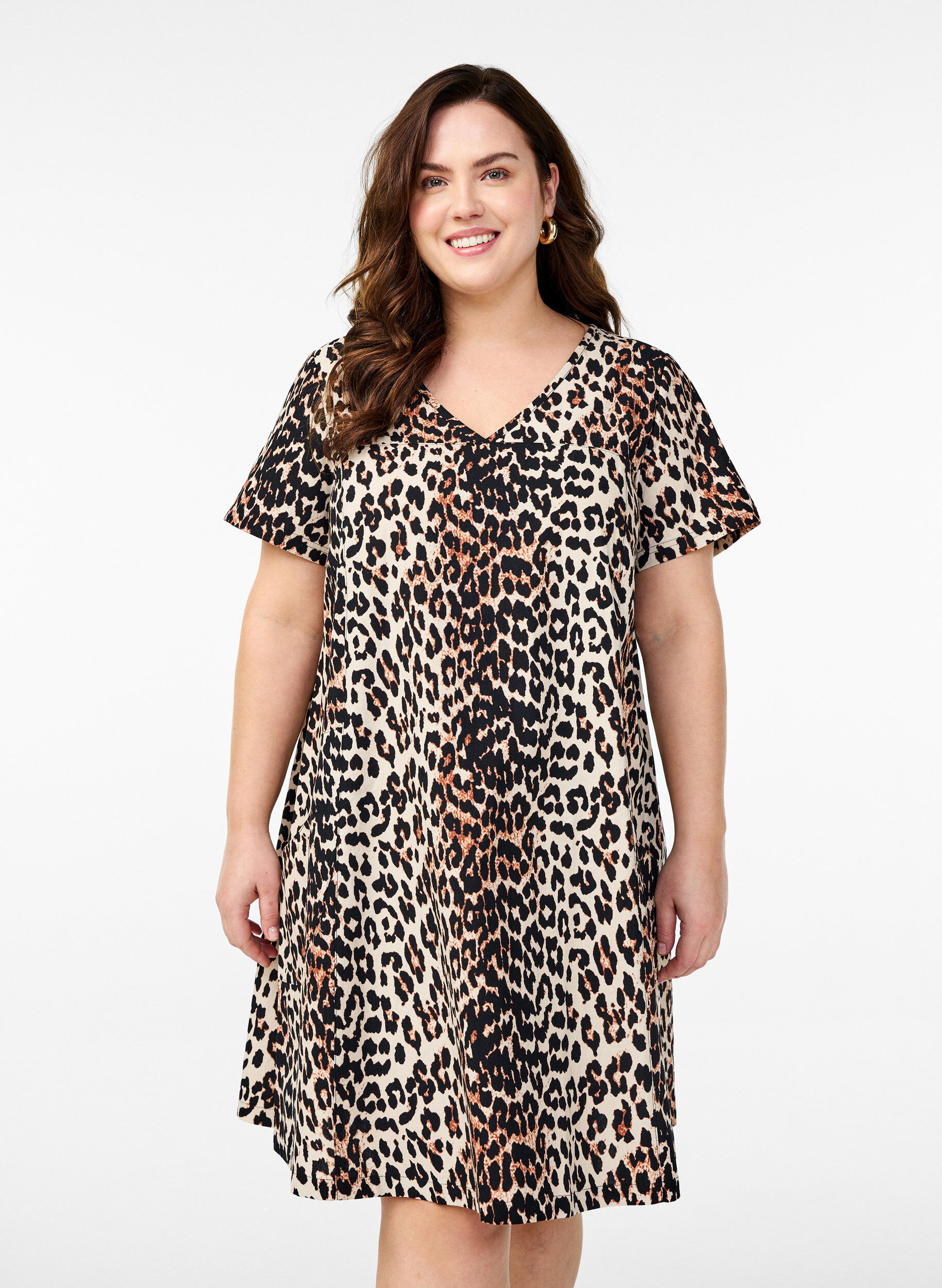Zizzi Kurzes A-Linien-Kleid mit Leopardenmuster, Braun, Model image number 0