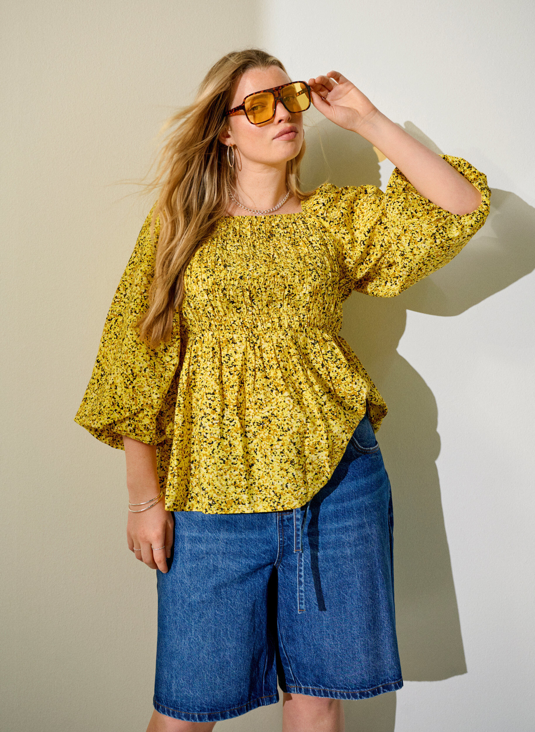 Zizzi Slim fit Jeansshorts mit Bindeg&uuml;rtel, Blau, Image image number 0